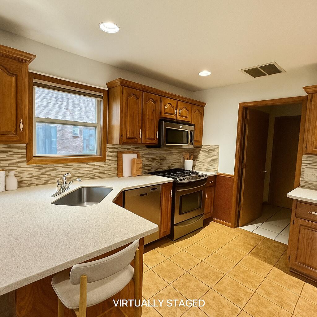3934 West Lark Street Property Photo 10