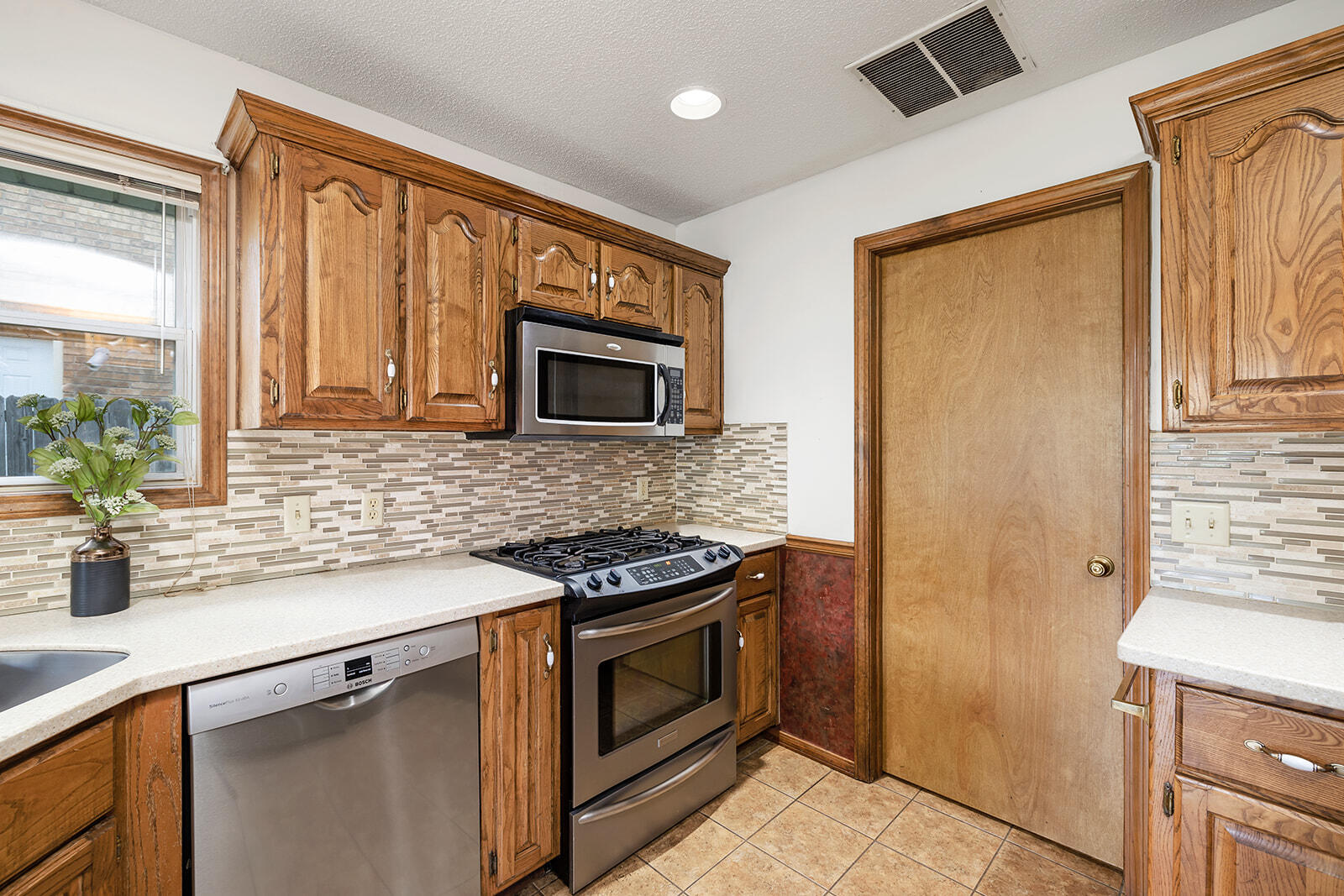 3934 West Lark Street Property Photo 14