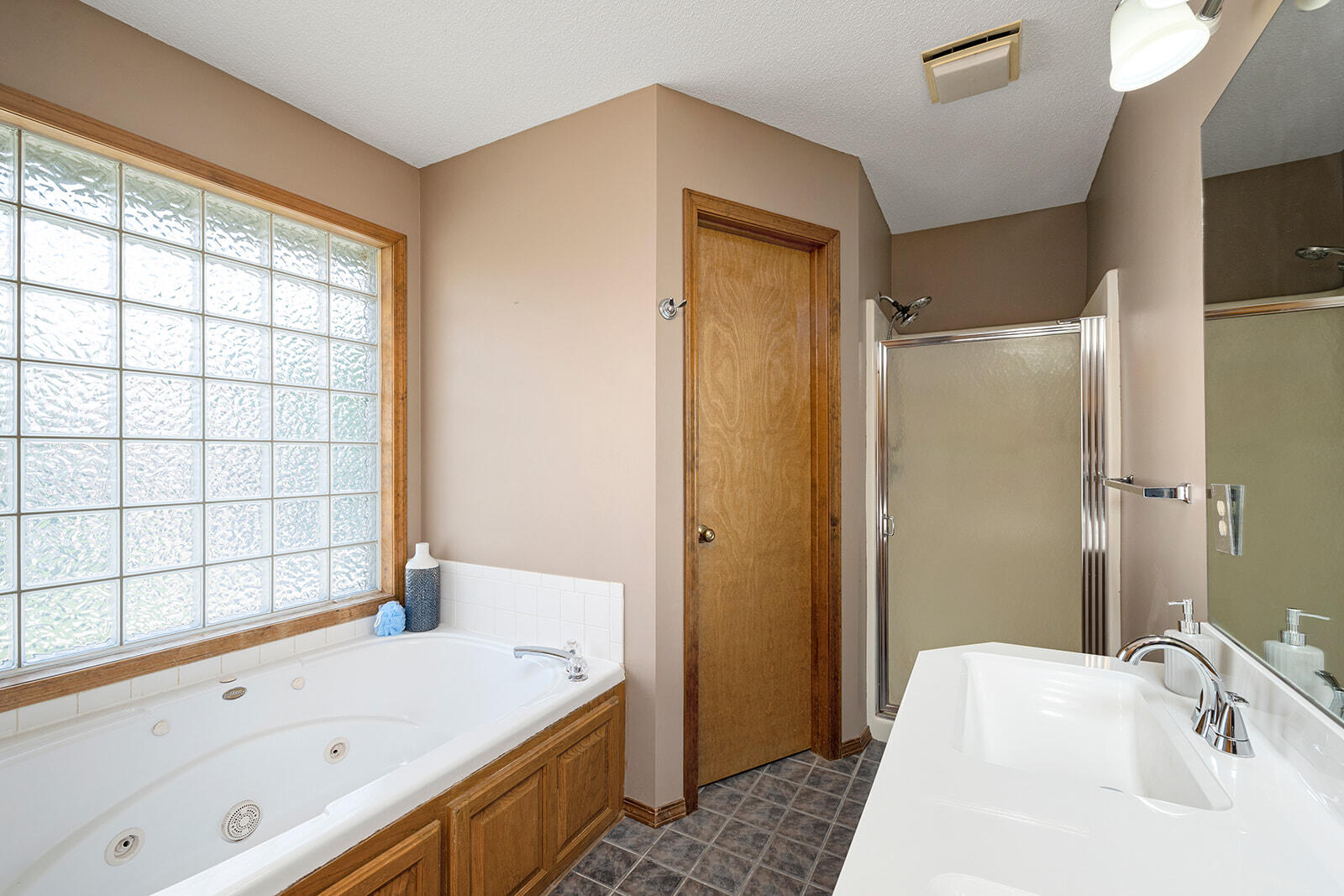 3934 West Lark Street Property Photo 20