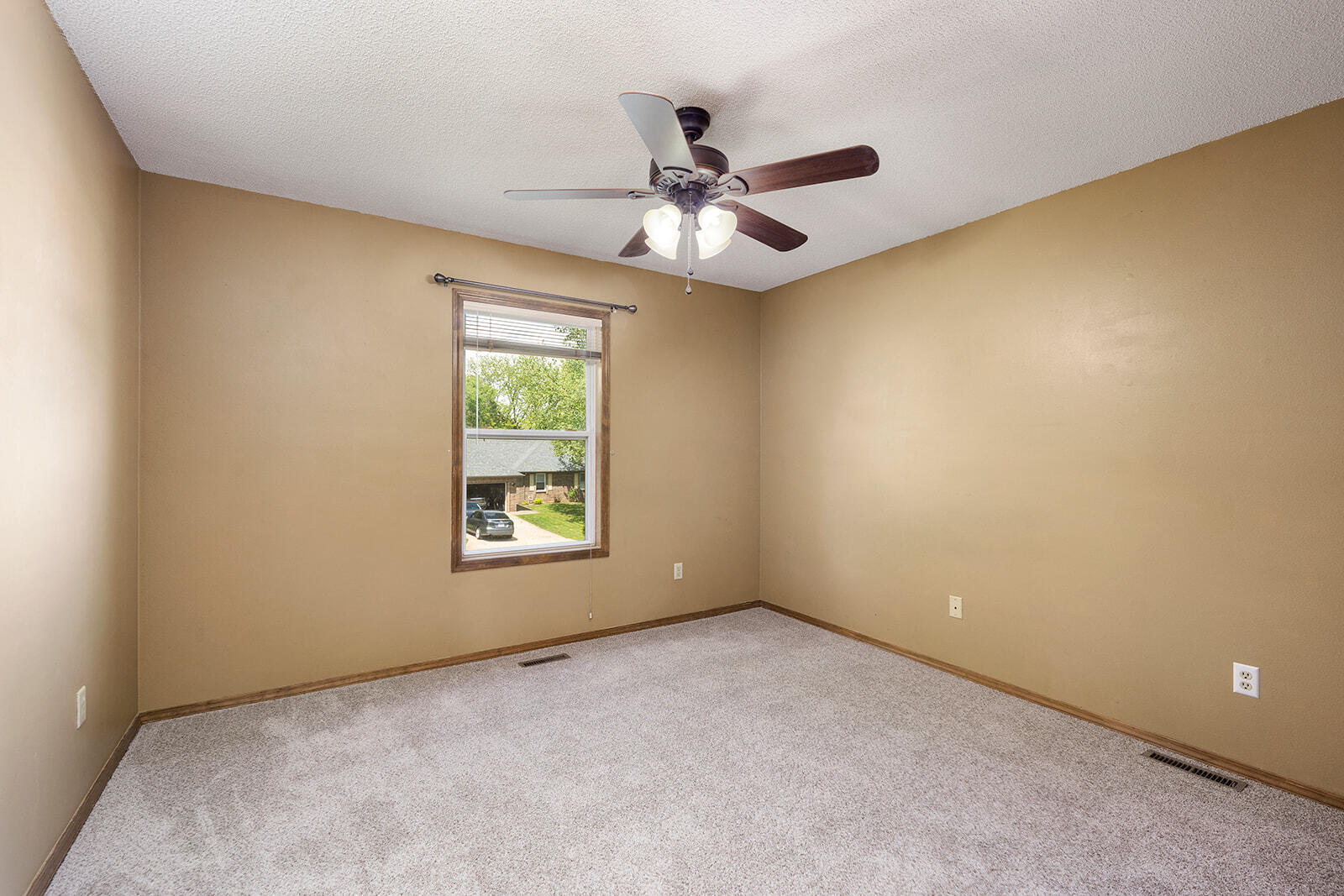 3934 West Lark Street Property Photo 22