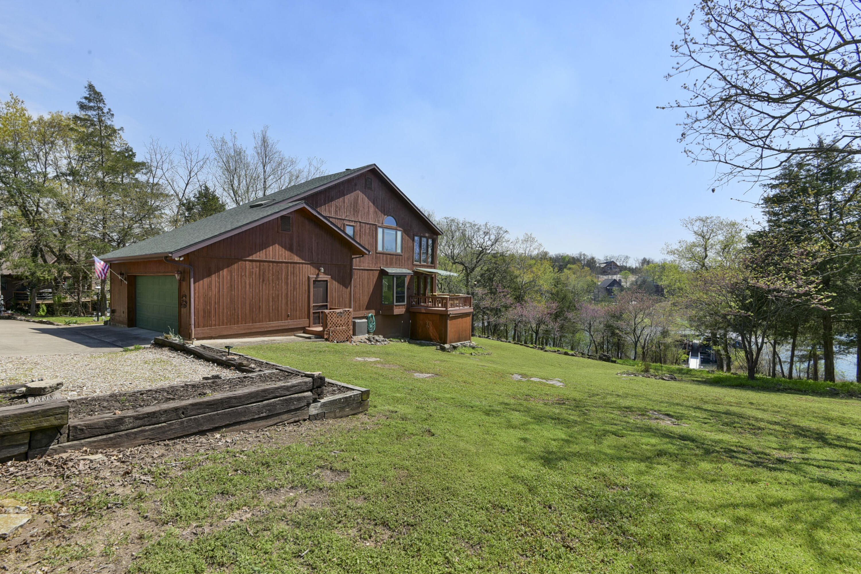 22389 Tucker Hollow Road Property Photo 4