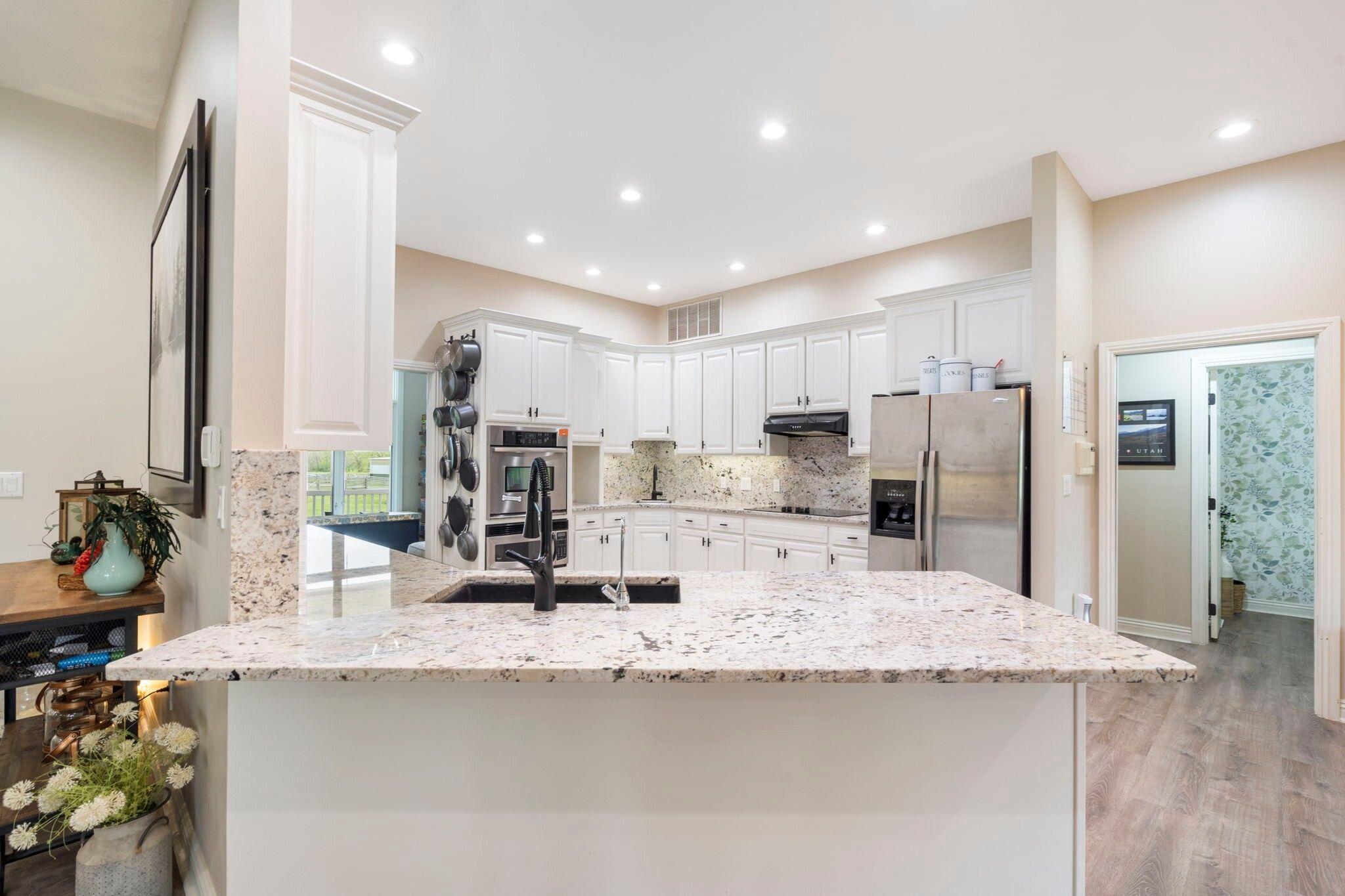 894 Golf Course Road Property Photo 12
