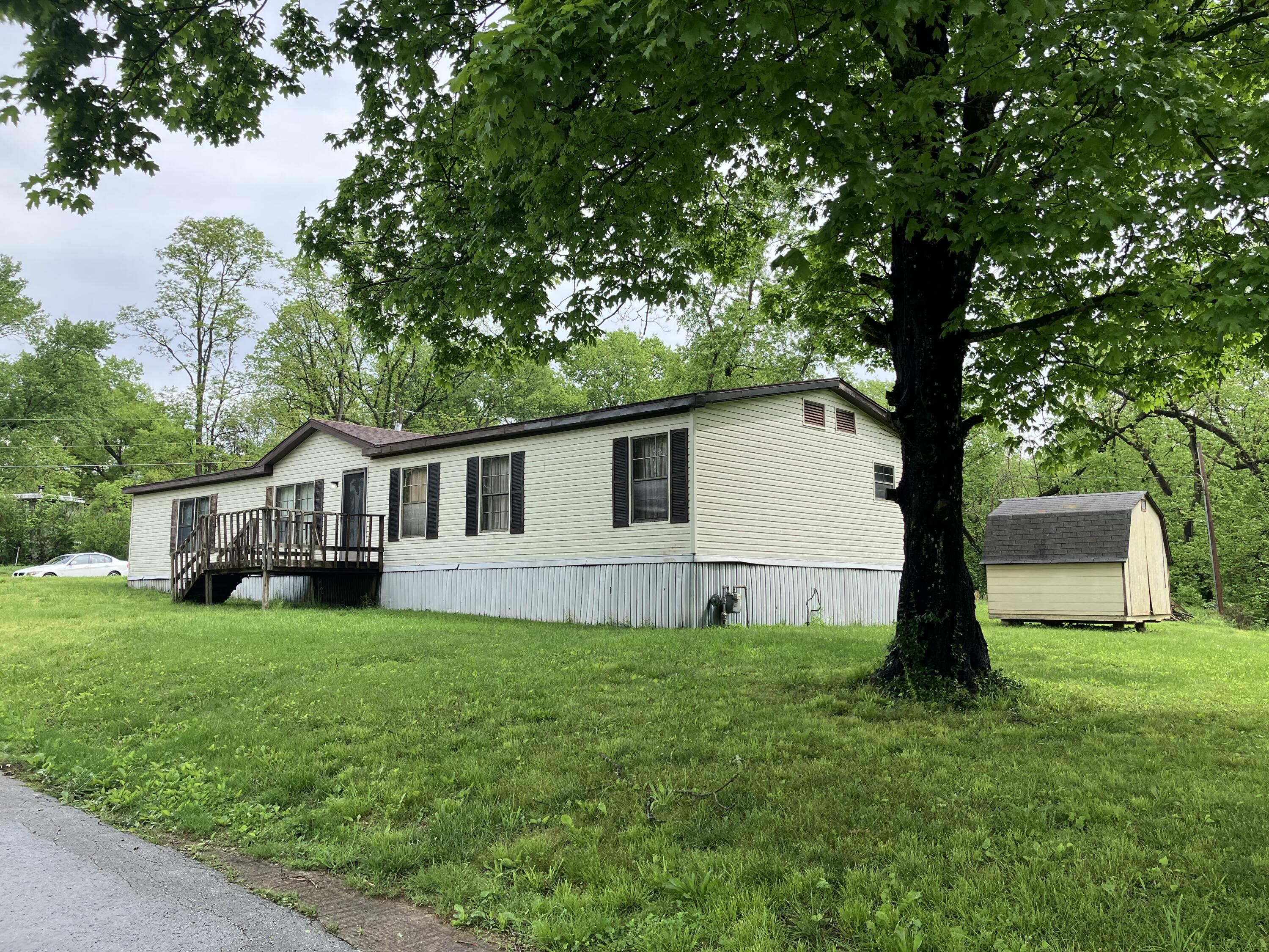 1604 West Crossland Street Property Photo 2