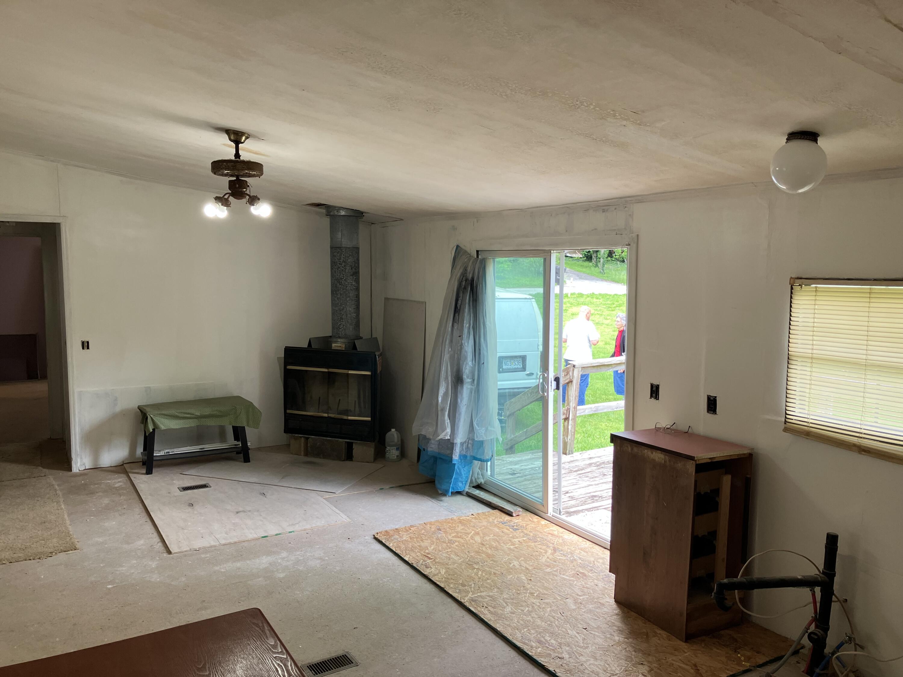 1604 West Crossland Street Property Photo 6