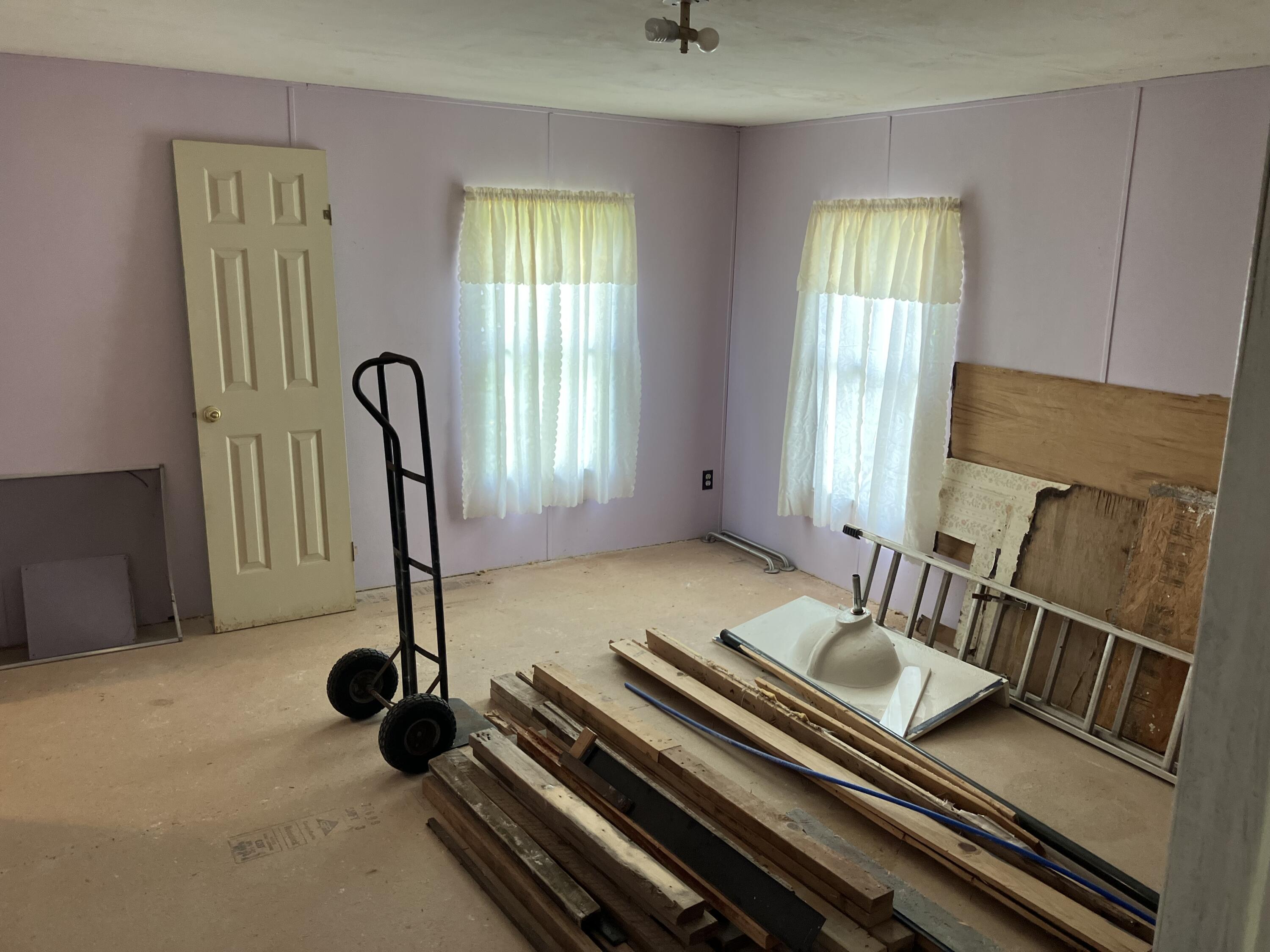 1604 West Crossland Street Property Photo 19