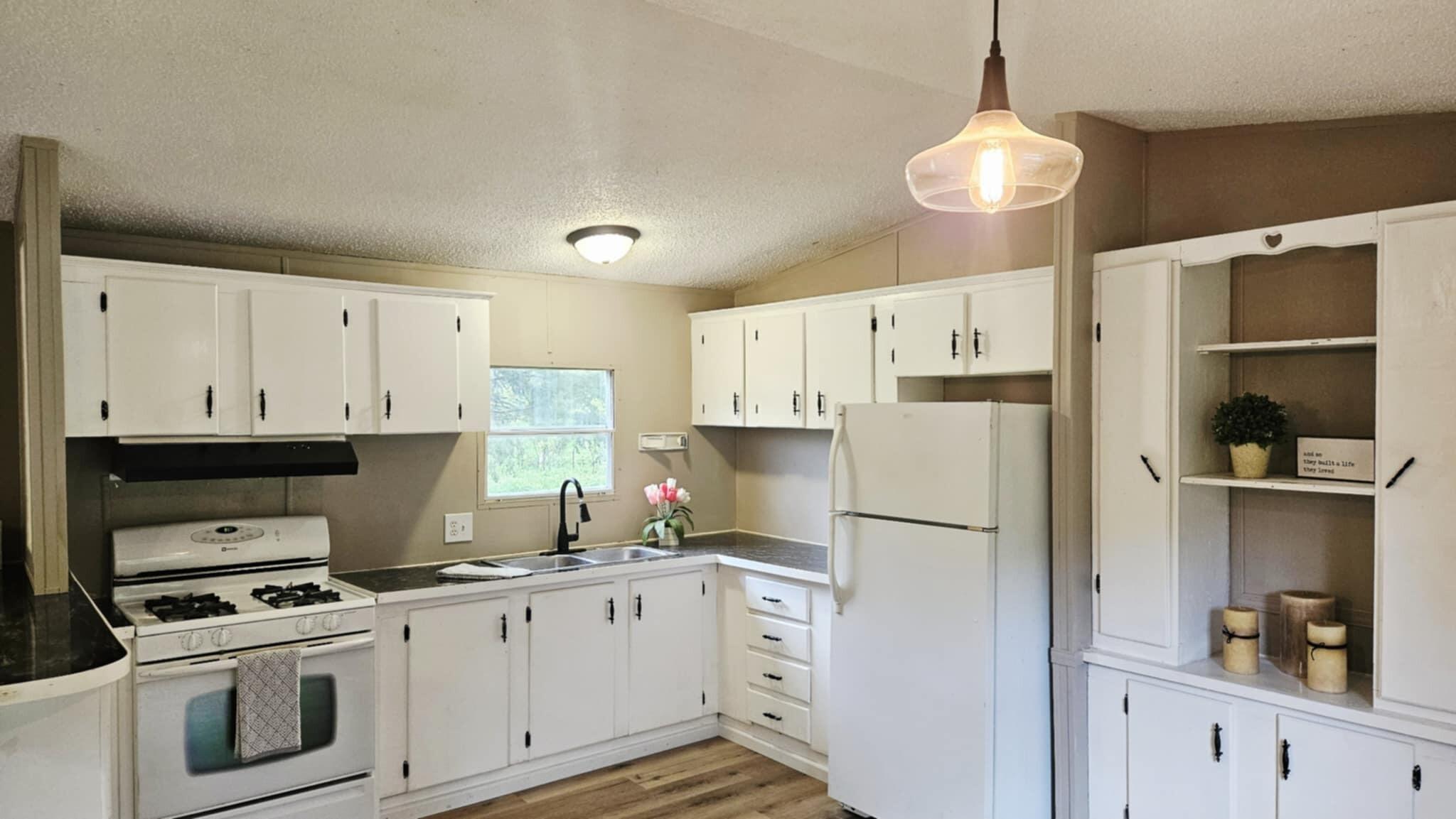 2572 Holt Woods Road Property Photo 3