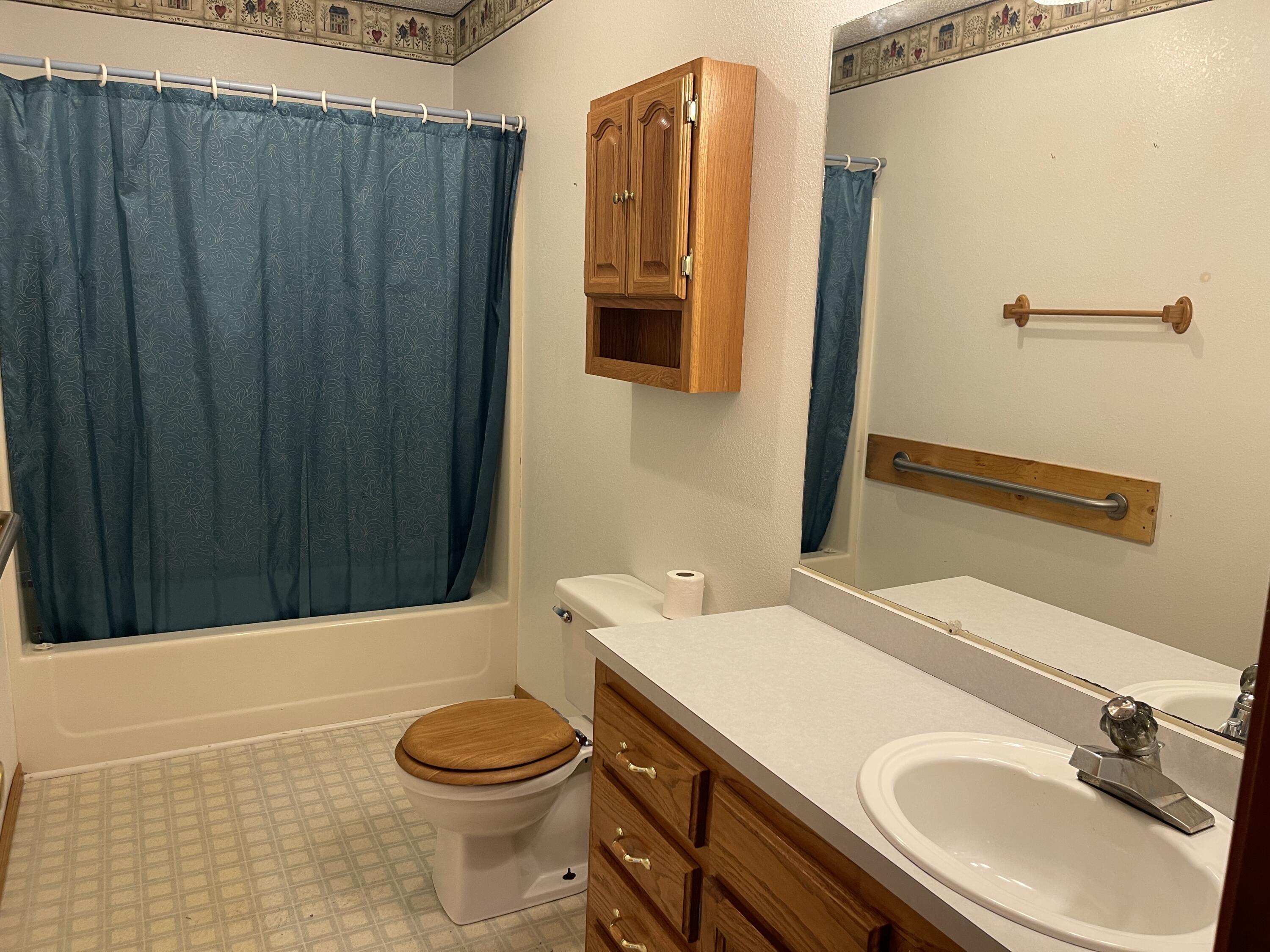1215 West Maupin Street Property Photo 20