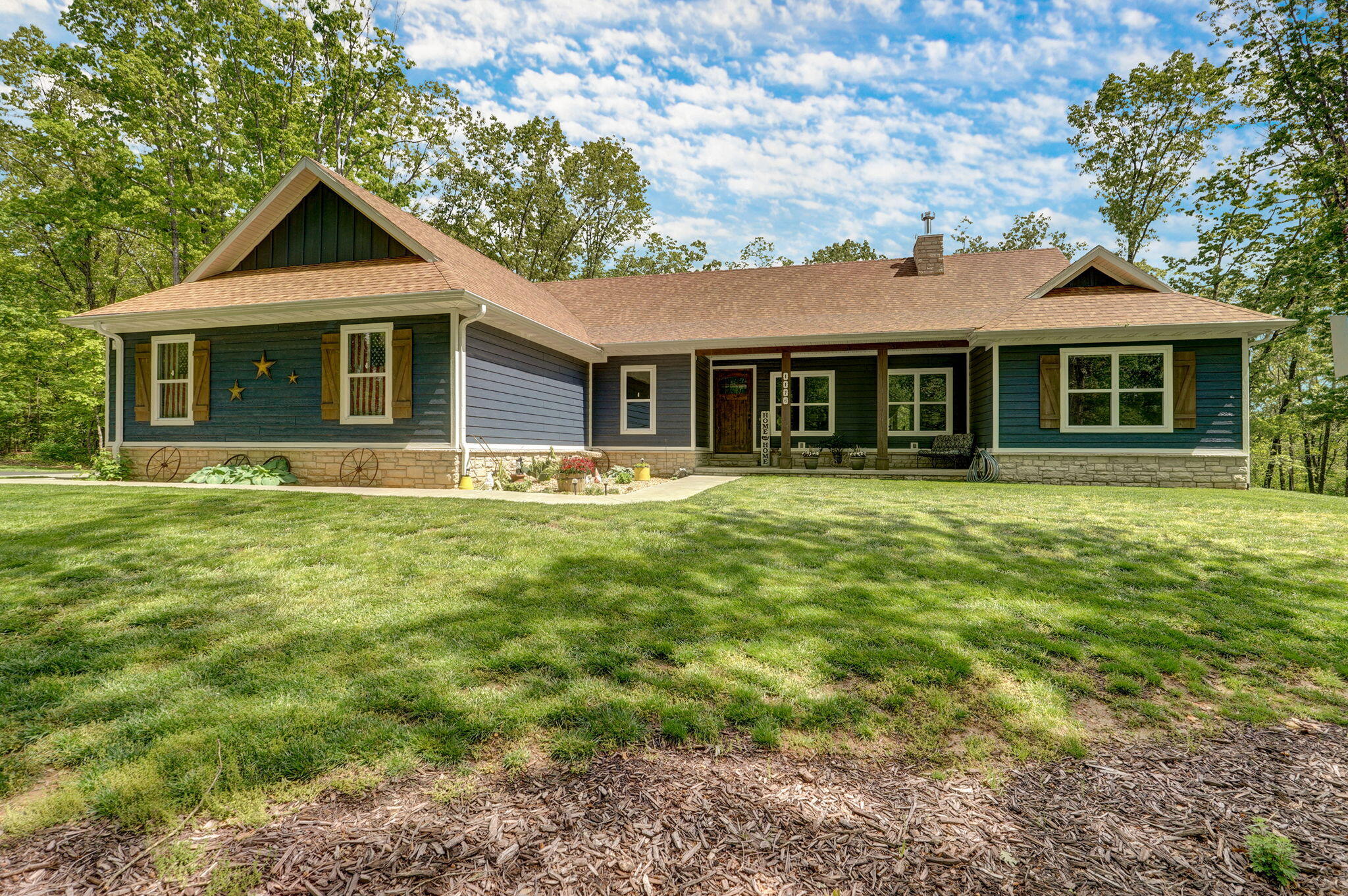 1176 Hummingbird Road Property Photo 1