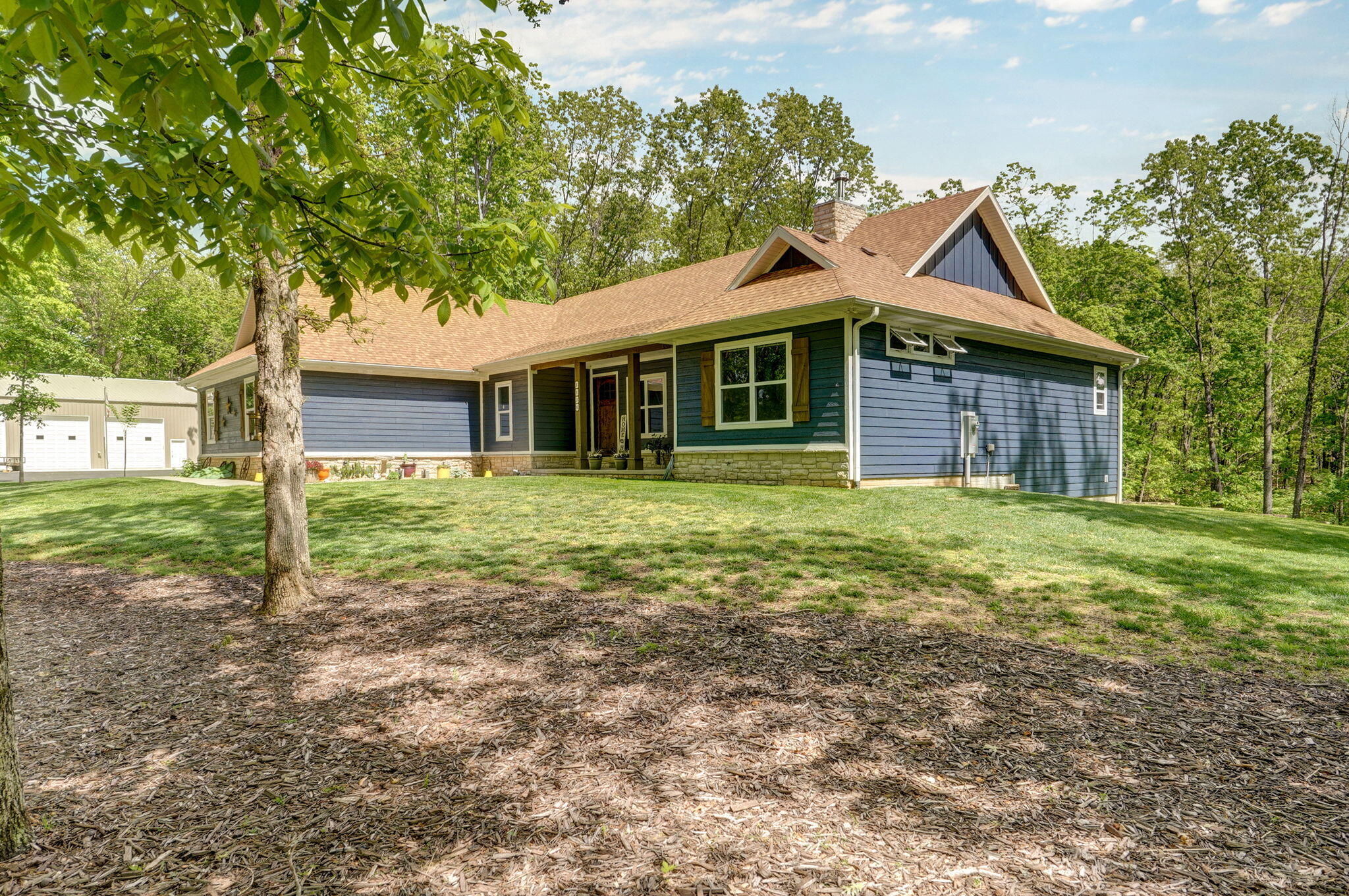 1176 Hummingbird Road Property Photo 3