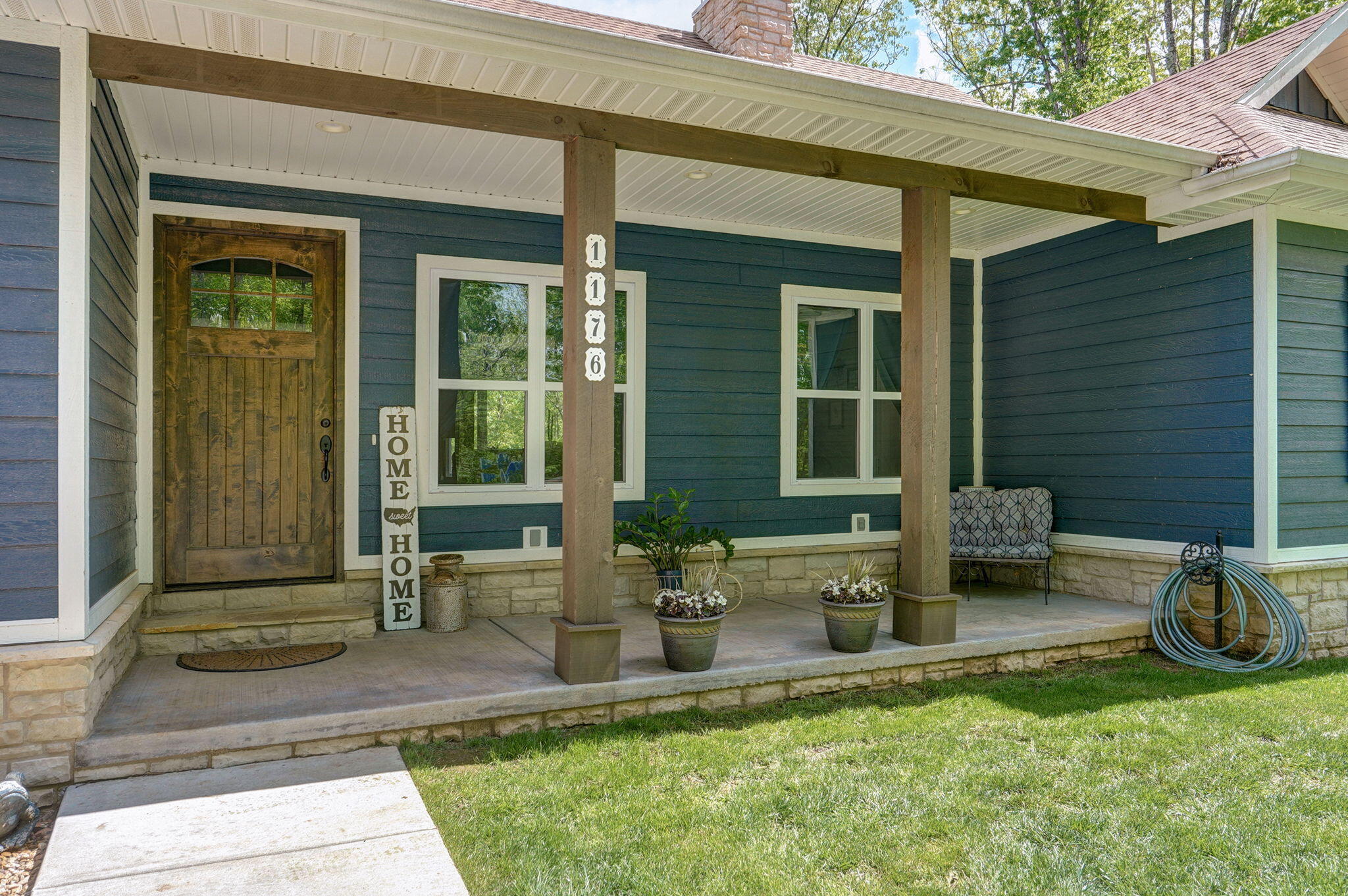 1176 Hummingbird Road Property Photo 4