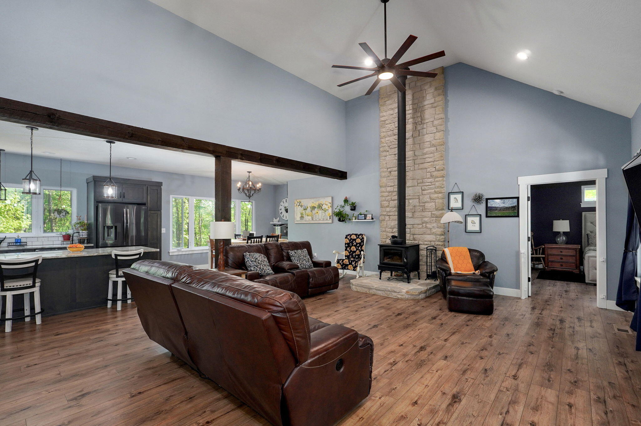 1176 Hummingbird Road Property Photo 6