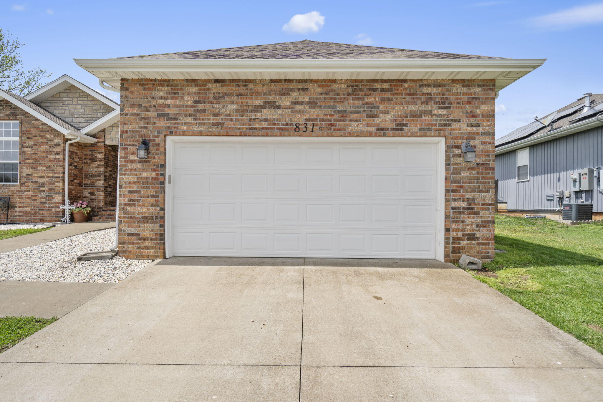 831 Red Rock Property Photo 4