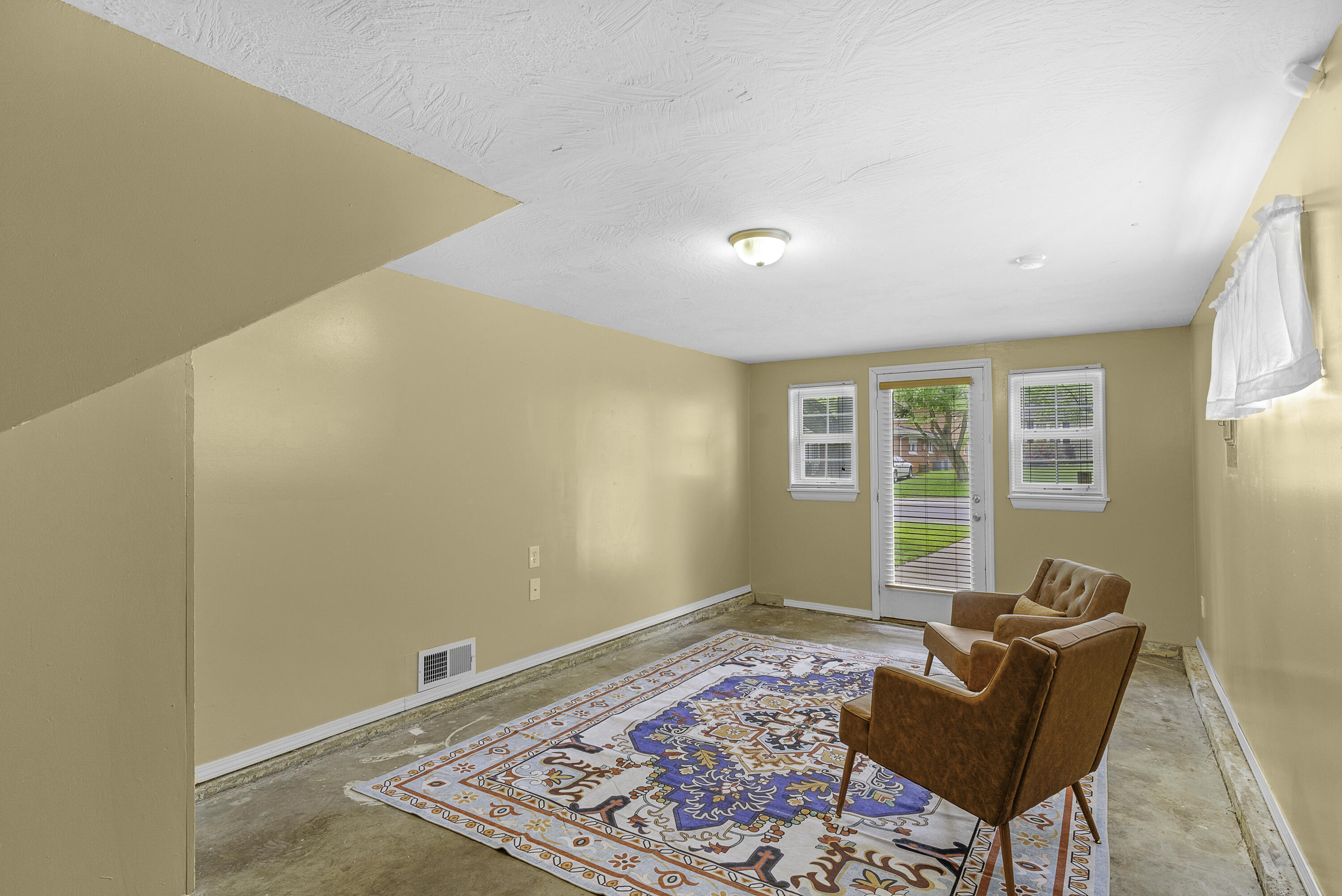 801 West Portland Street Property Photo 23