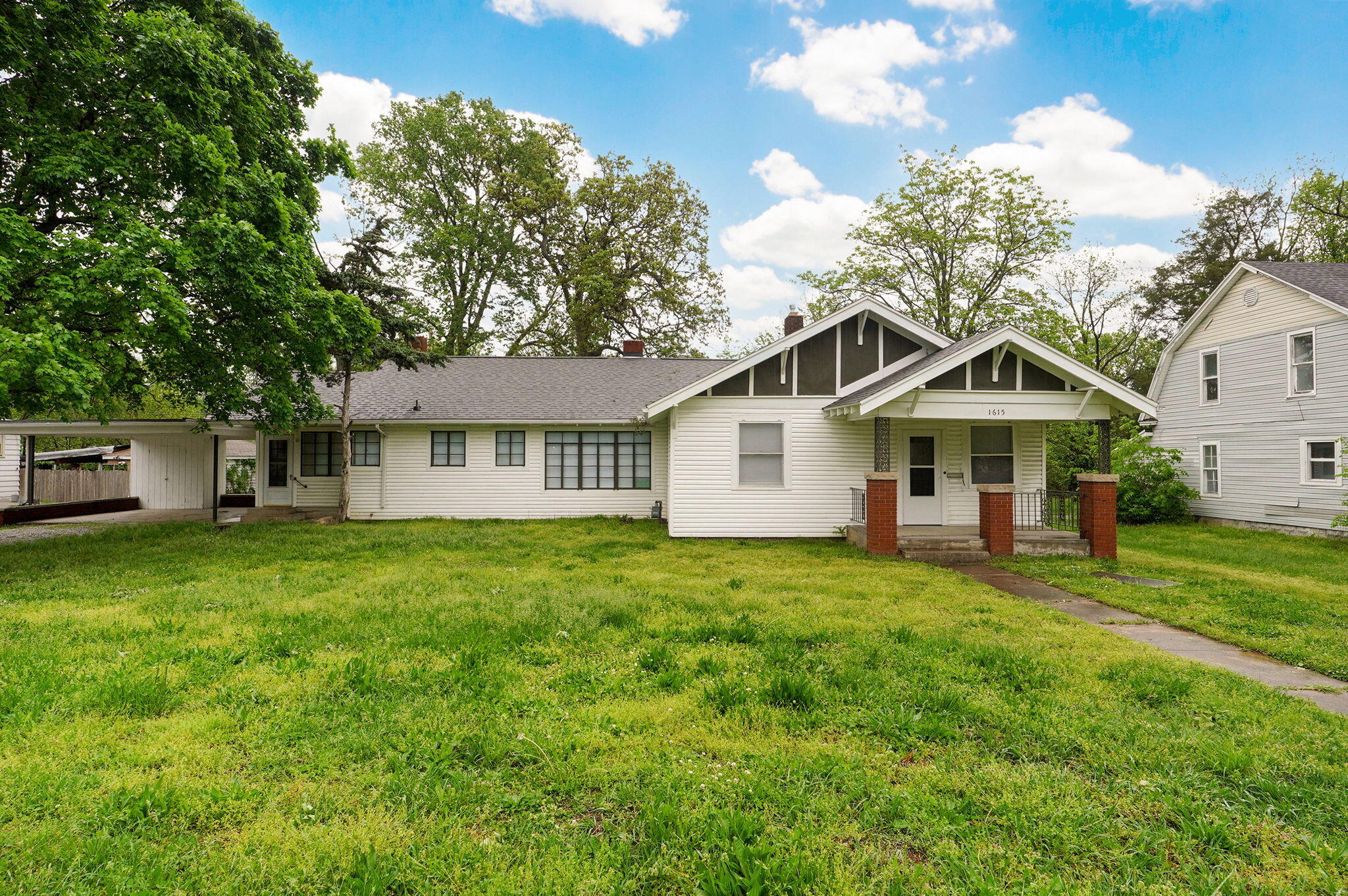 1615 West Nichols Street Property Photo 1