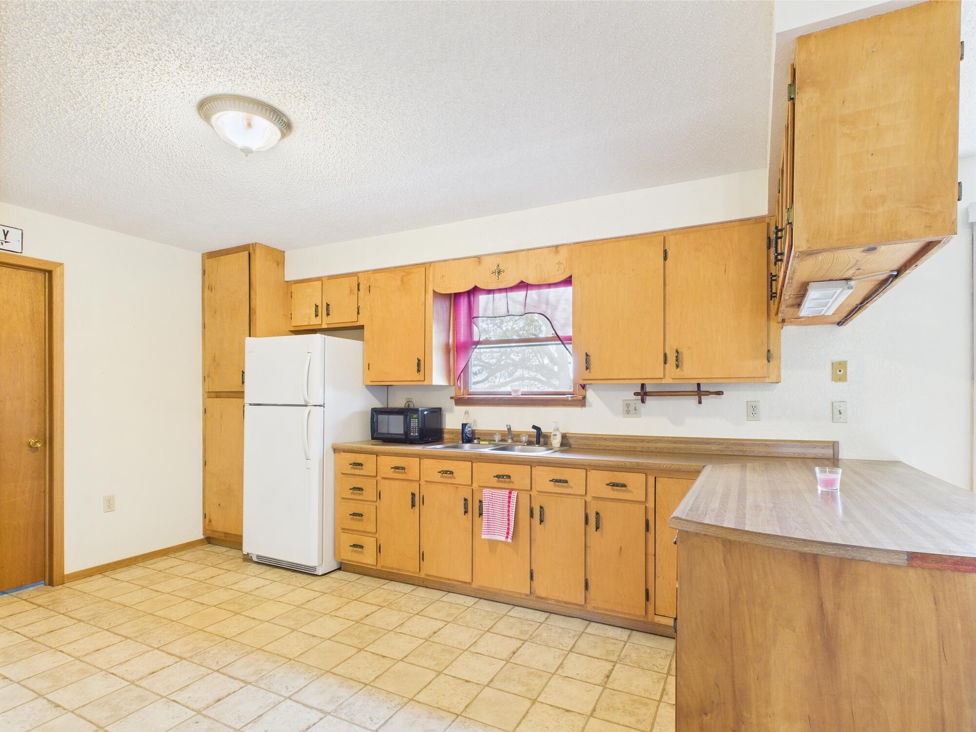 15892 Mellow Drive Property Photo 5