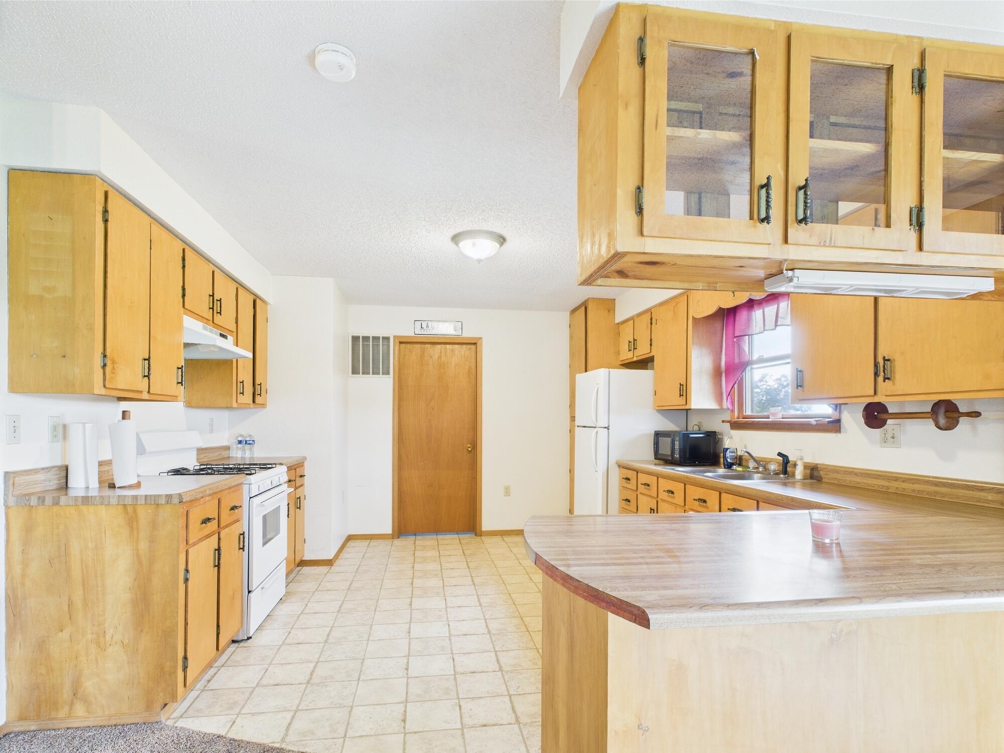 15892 Mellow Drive Property Photo 8