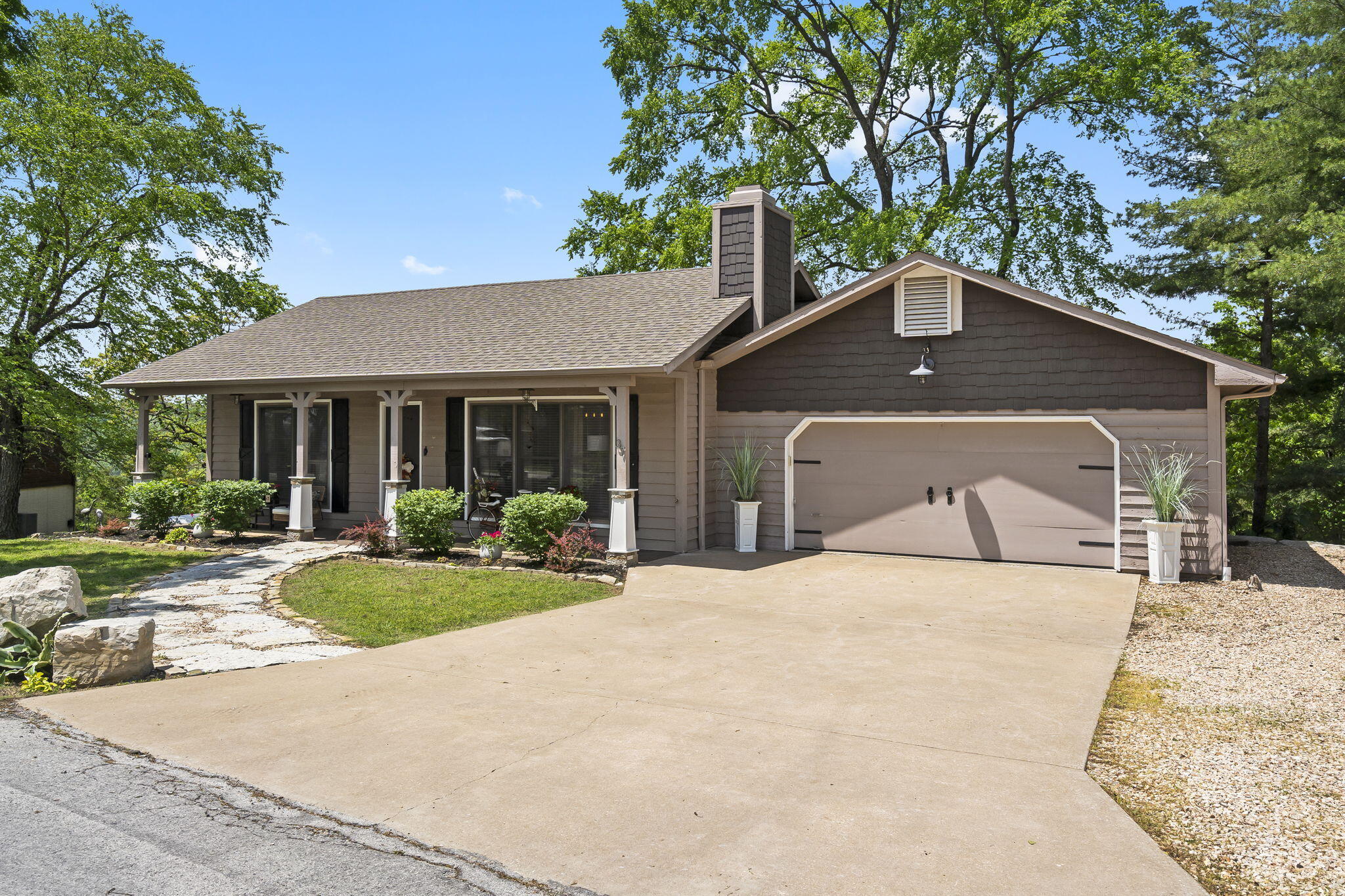 37 Skyline Drive Property Photo 5