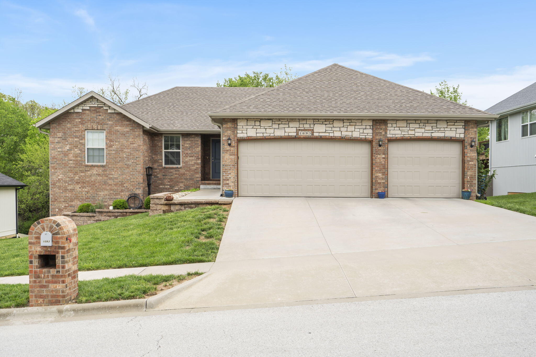 1093 East Lakota Street Property Photo 2