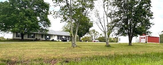 2303 Highway W Property Photo 1