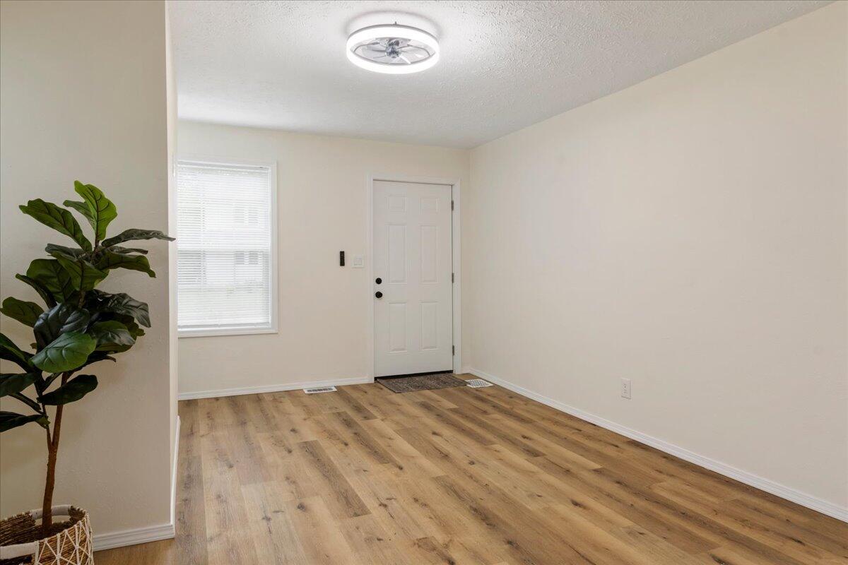 532 South Fort Avenue Property Photo 4