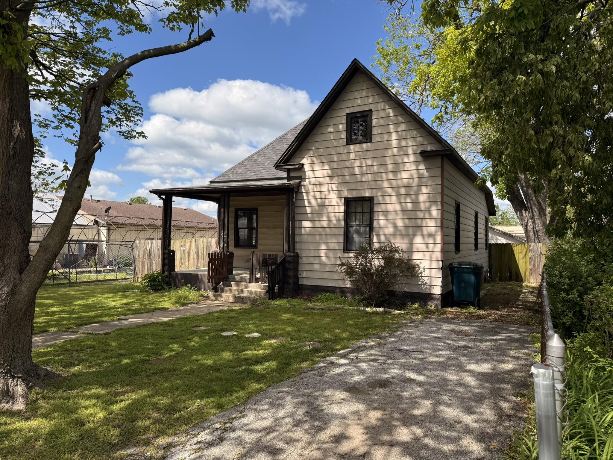 808 8th Street Property Photo 1