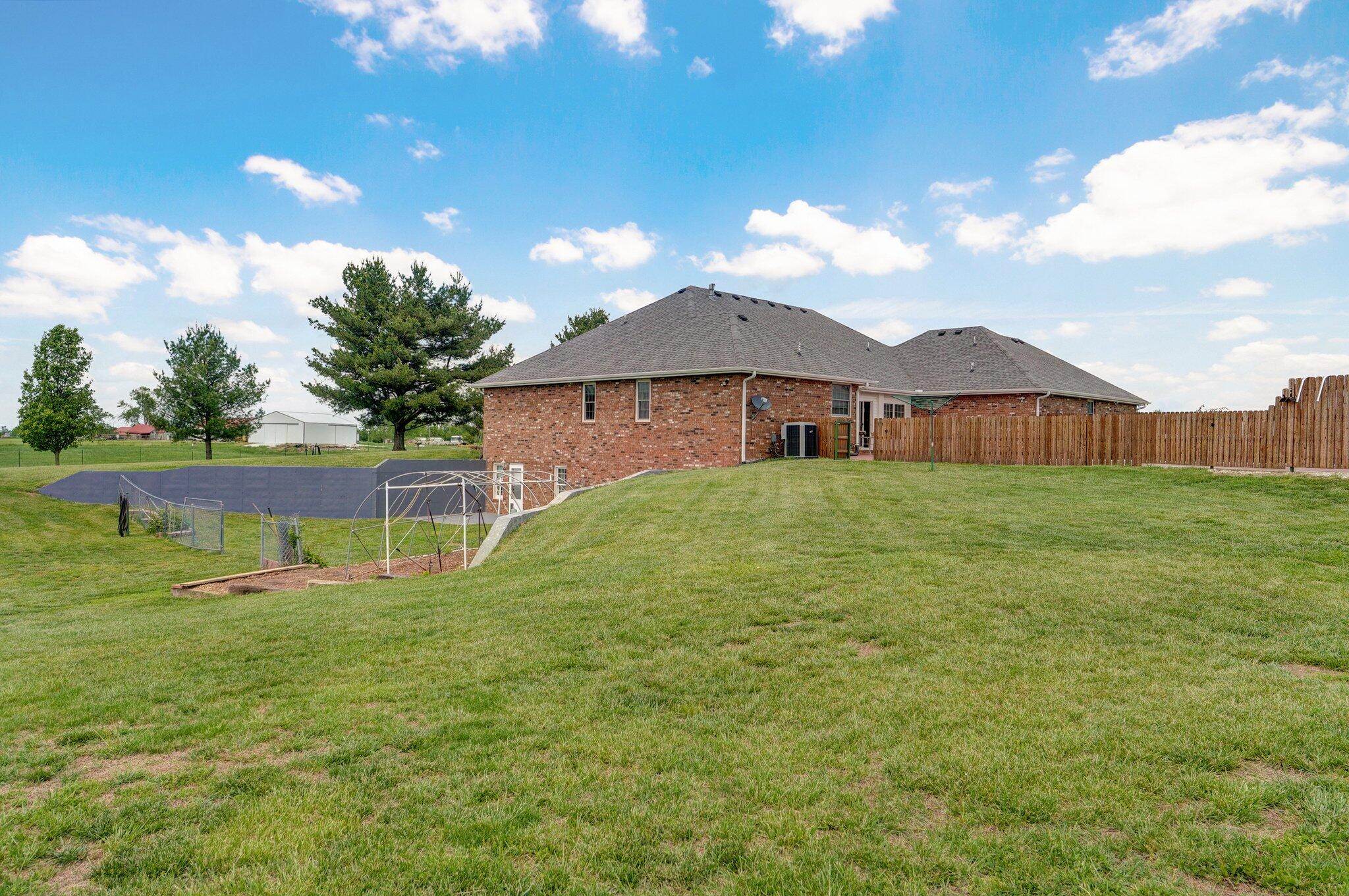 336 Loftis Road Property Photo 9