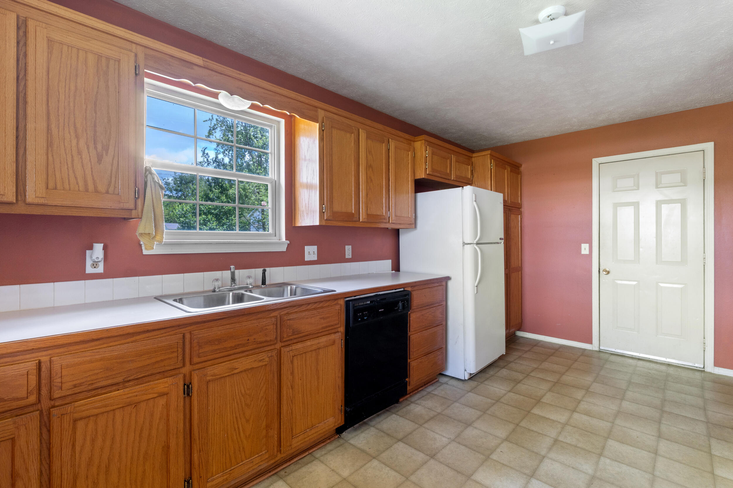 241 Elm Street Property Photo 24