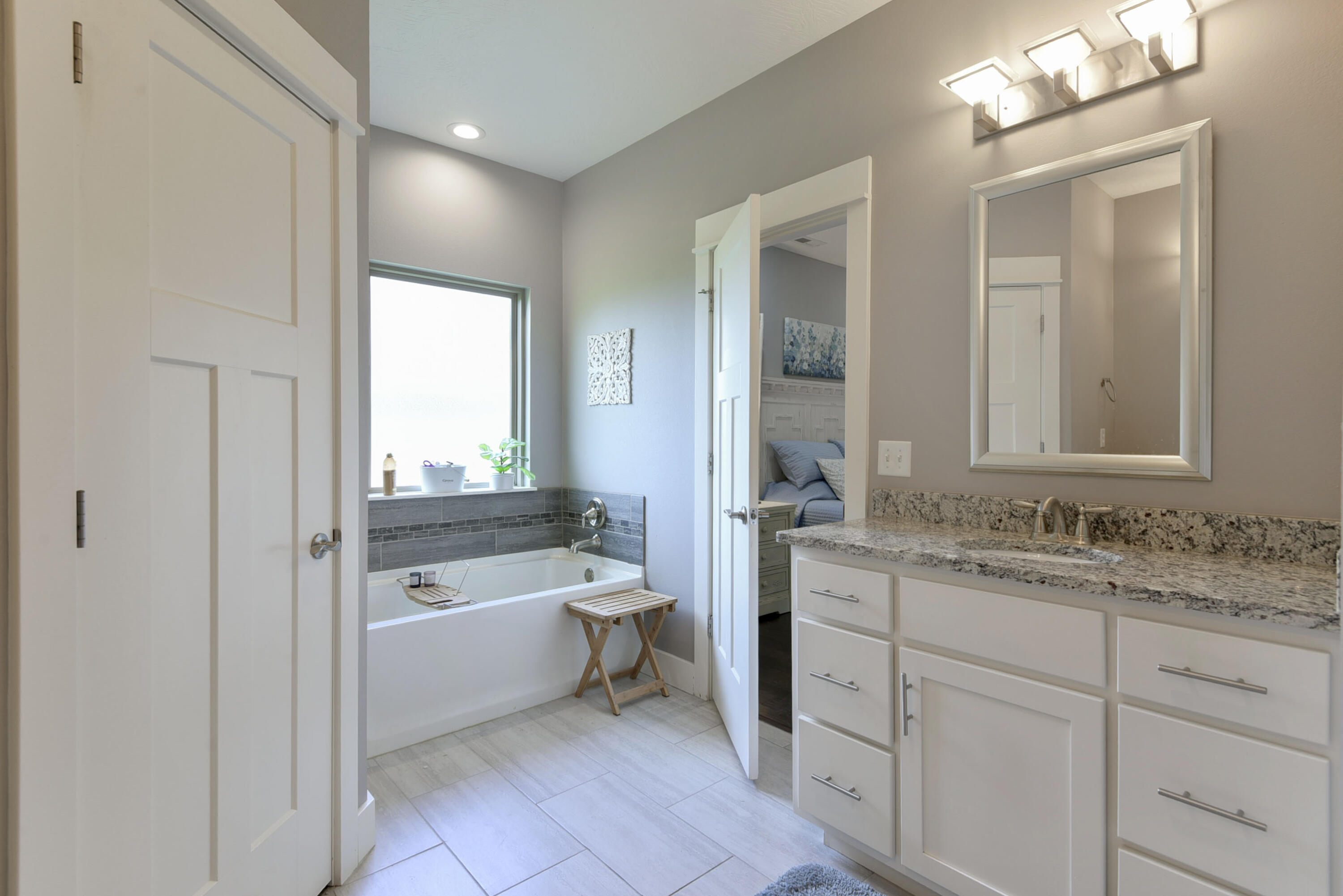 1007 North 22nd Avenue Property Photo 19