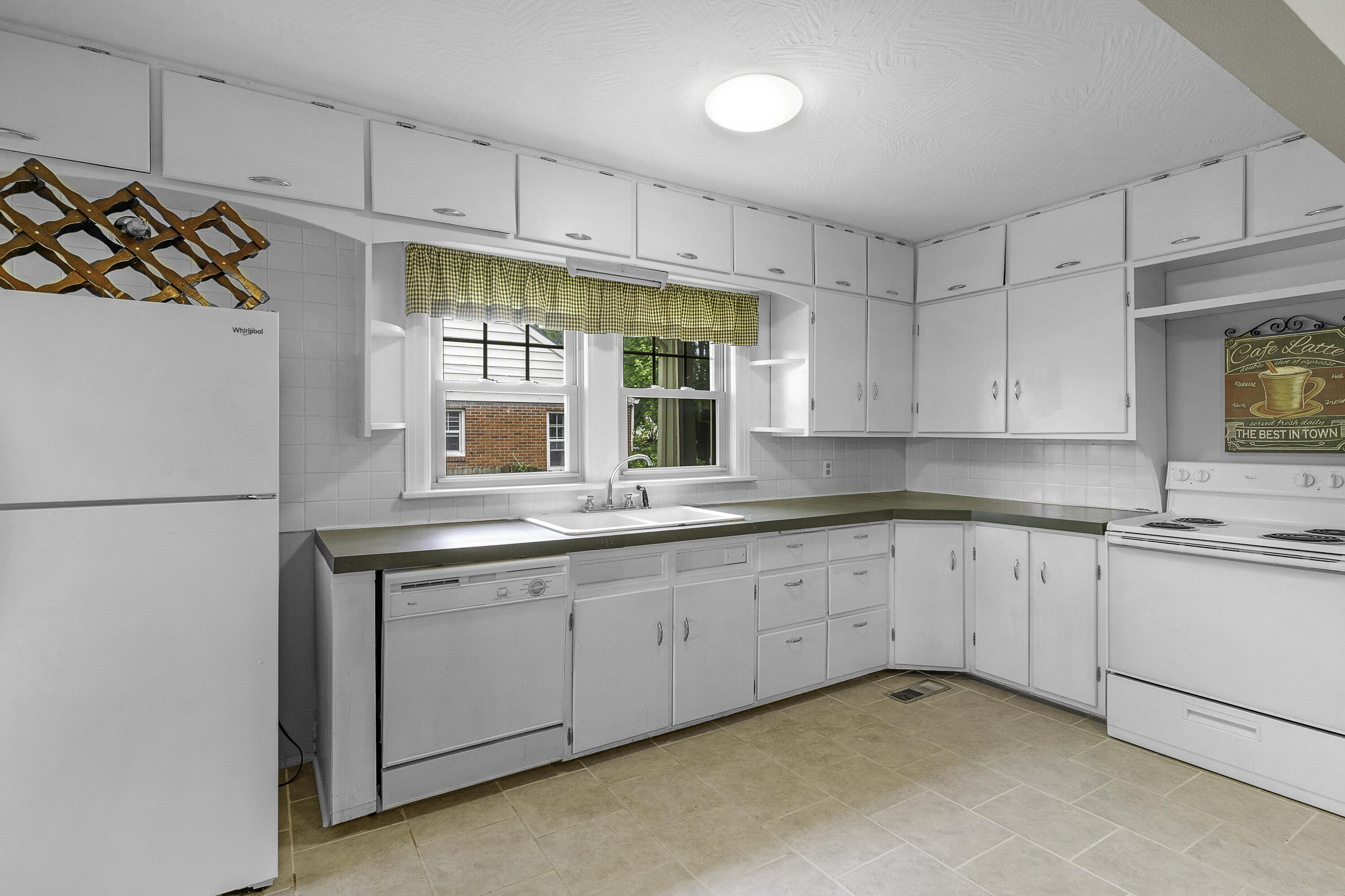 1755 South Kimbrough Avenue Property Photo 17