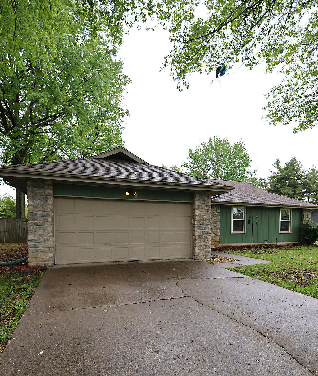 4510 South Ridgecrest Drive Property Photo 3