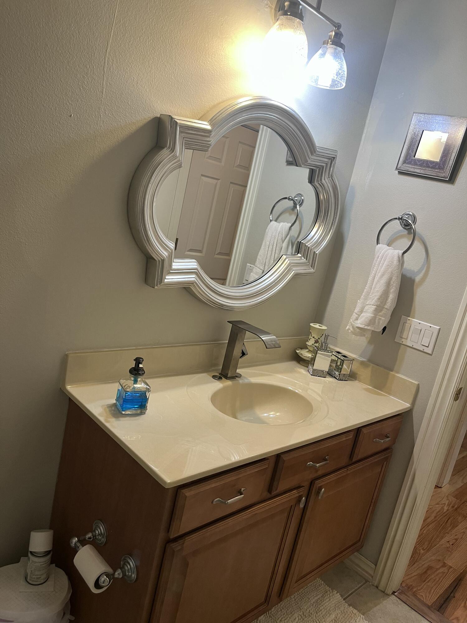 2410 West Saratoga Property Photo 12