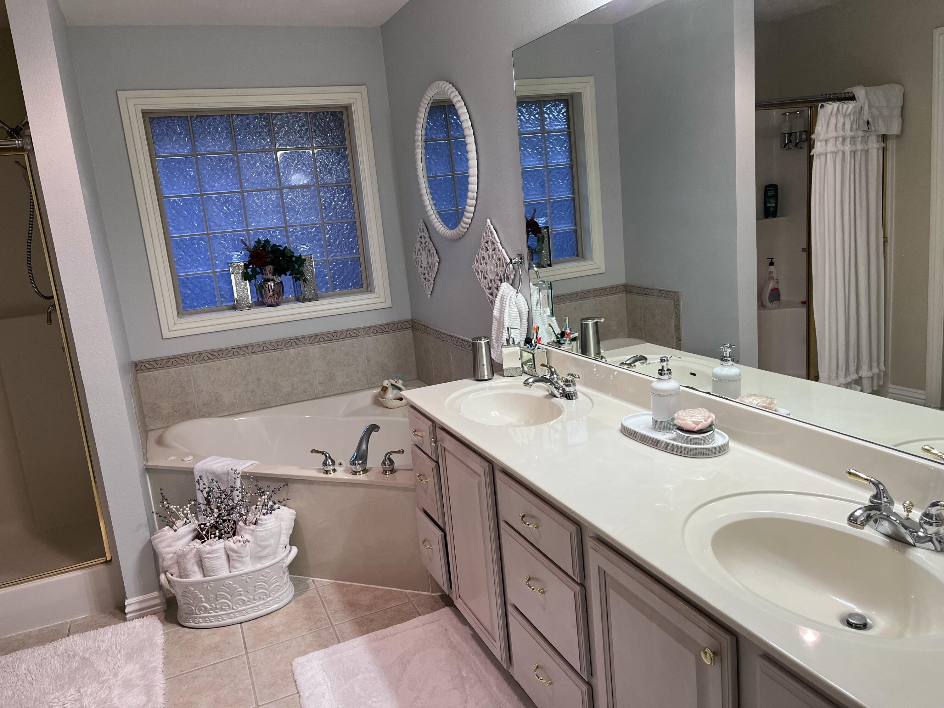 2410 West Saratoga Property Photo 26