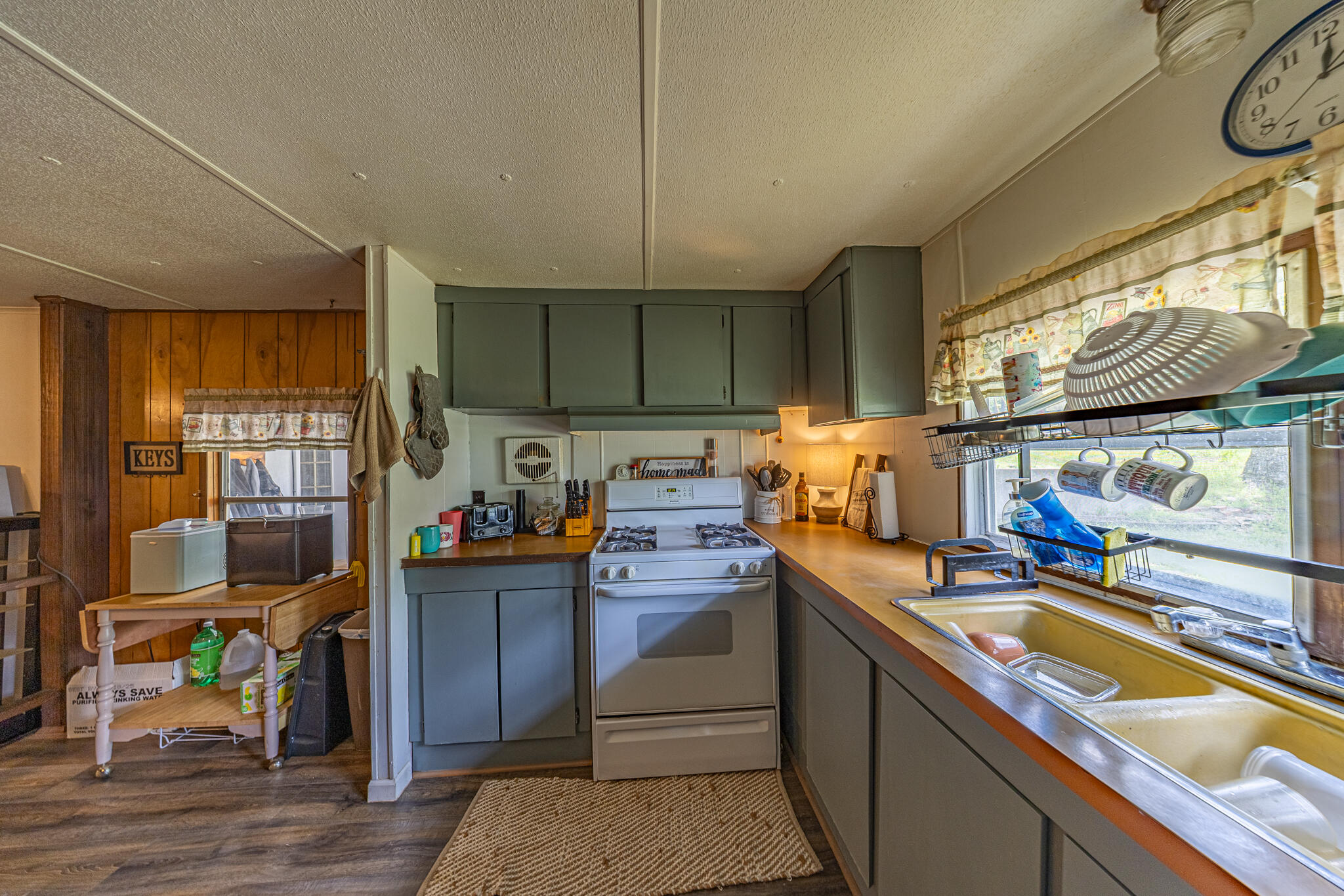 22371 Walnut St. Property Photo 16