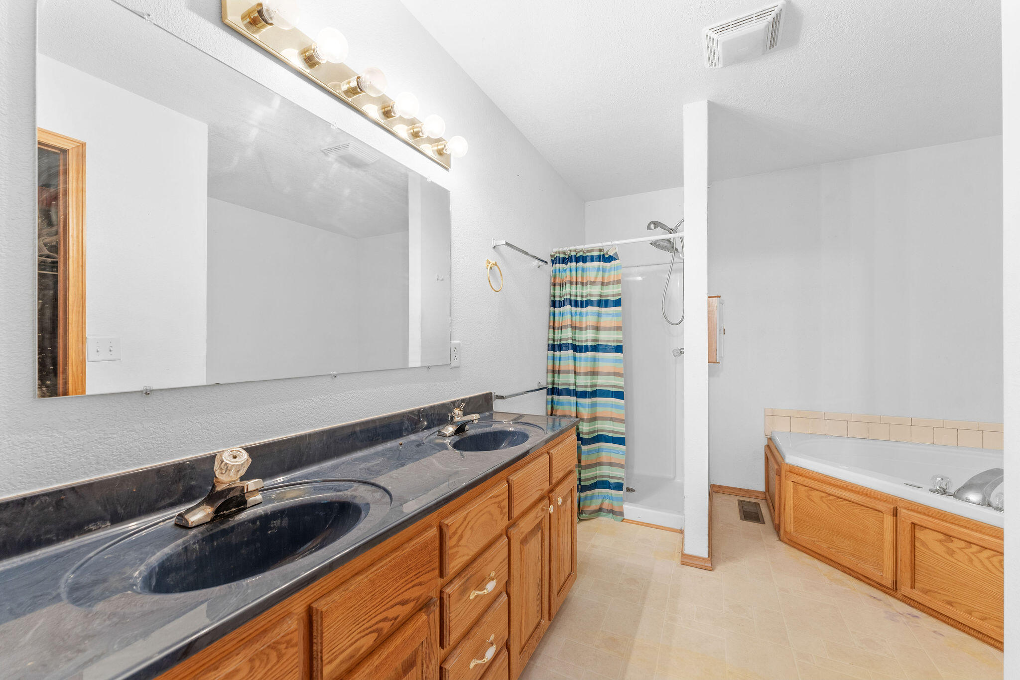 220 John The Diver Trail Property Photo 15