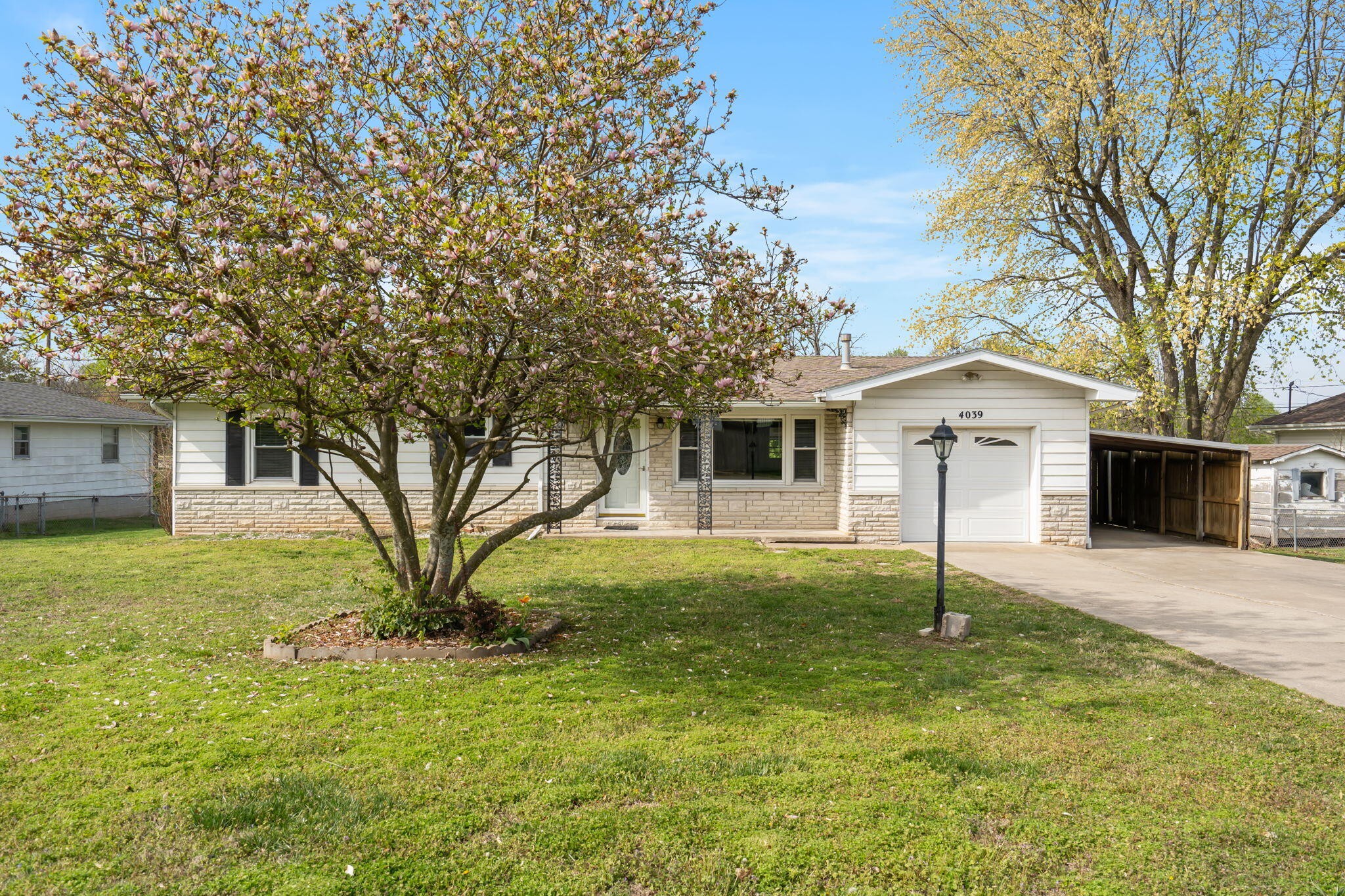 4039 West Dover Street Property Photo 3