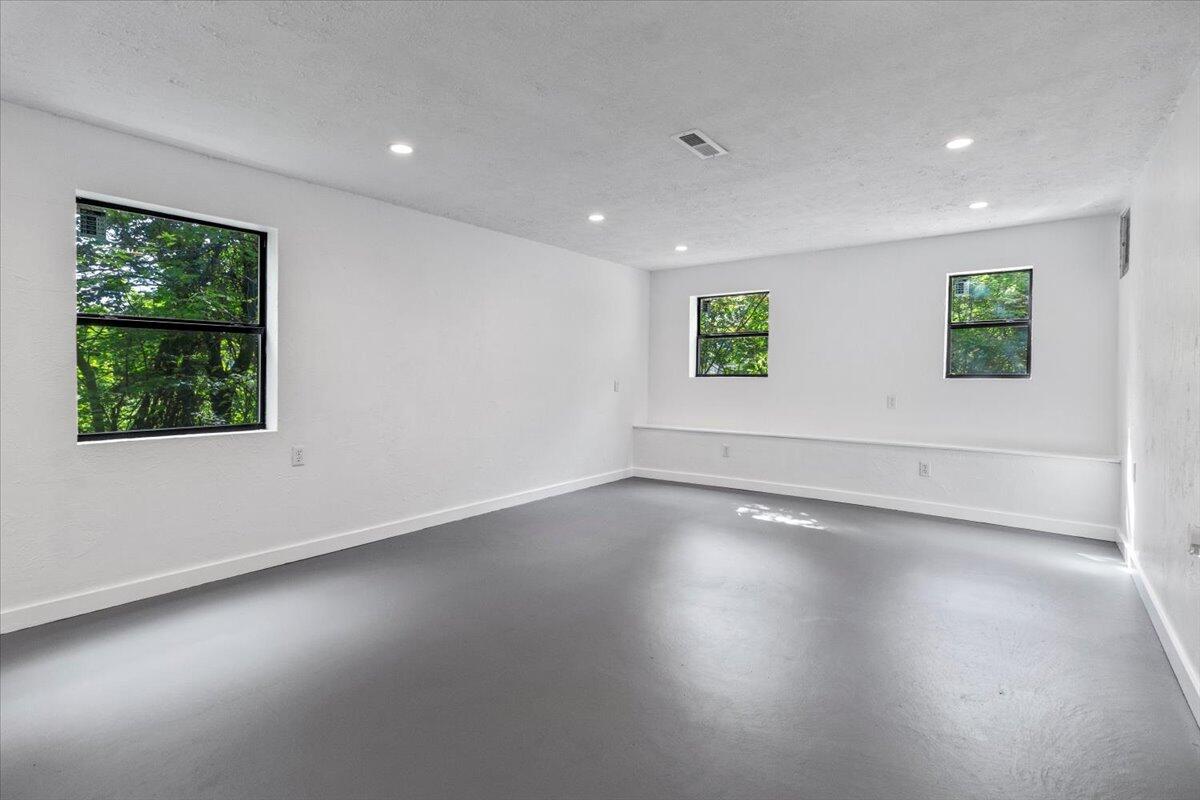 426 South Thayer Avenue Property Photo 23