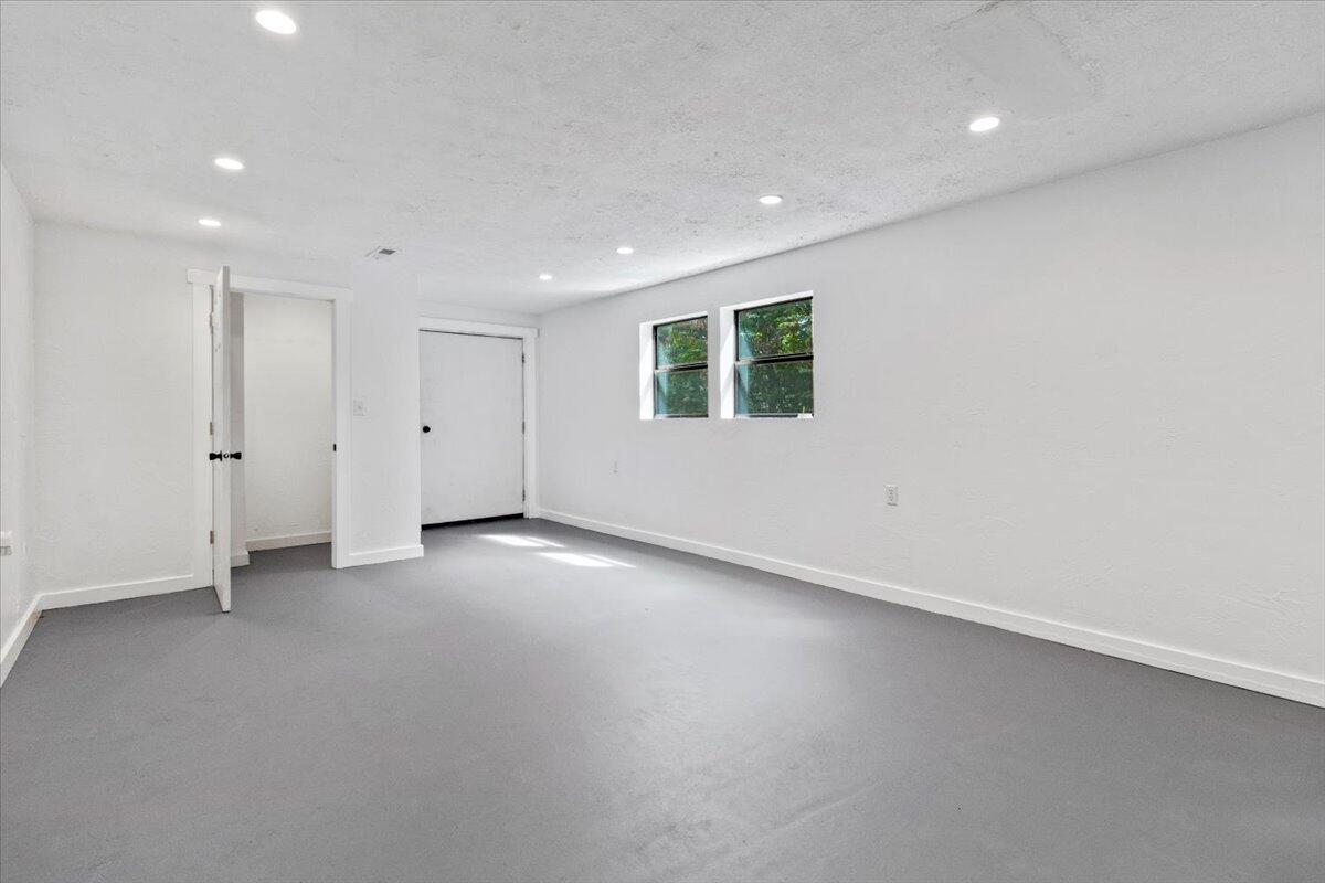 426 South Thayer Avenue Property Photo 26