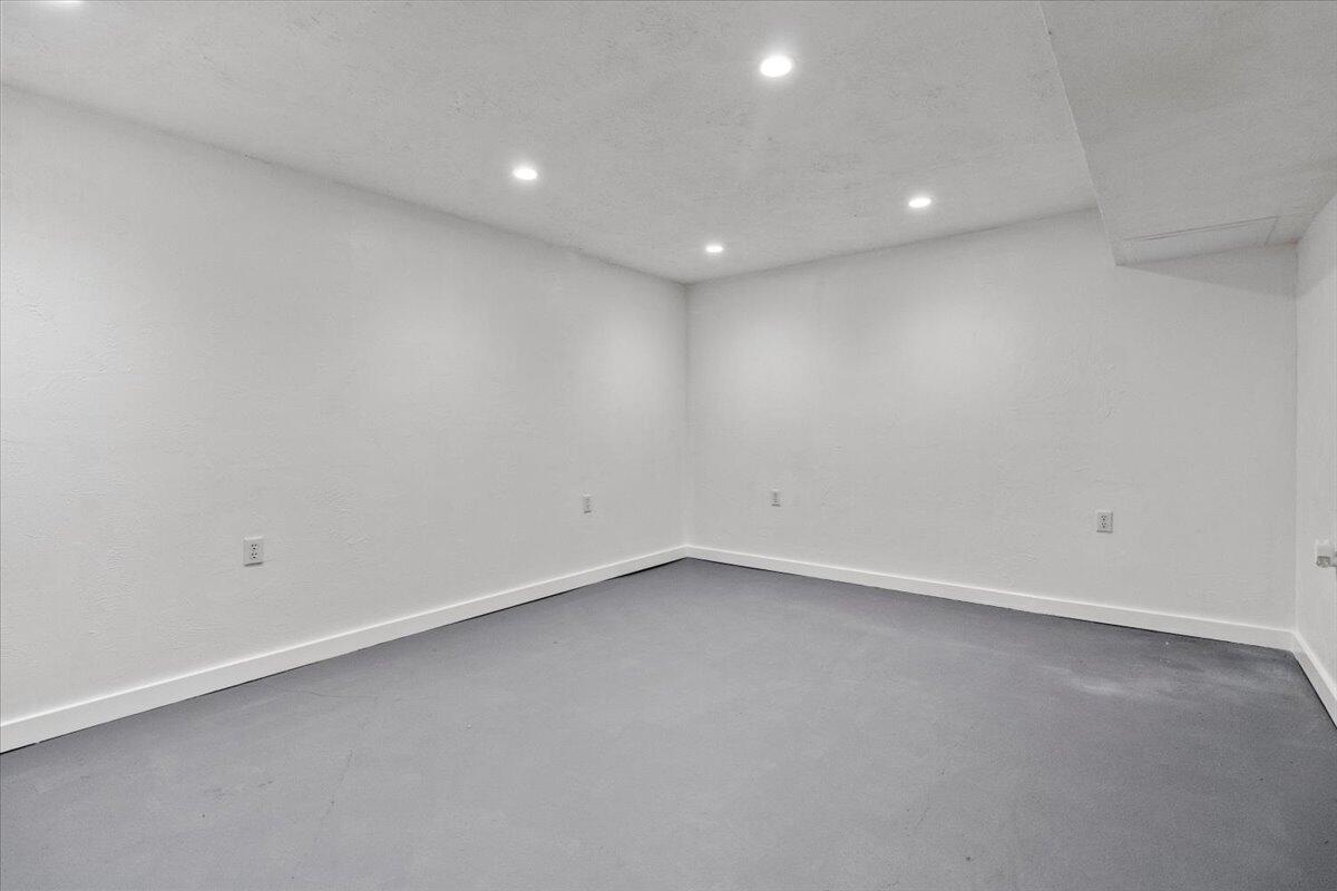 426 South Thayer Avenue Property Photo 27