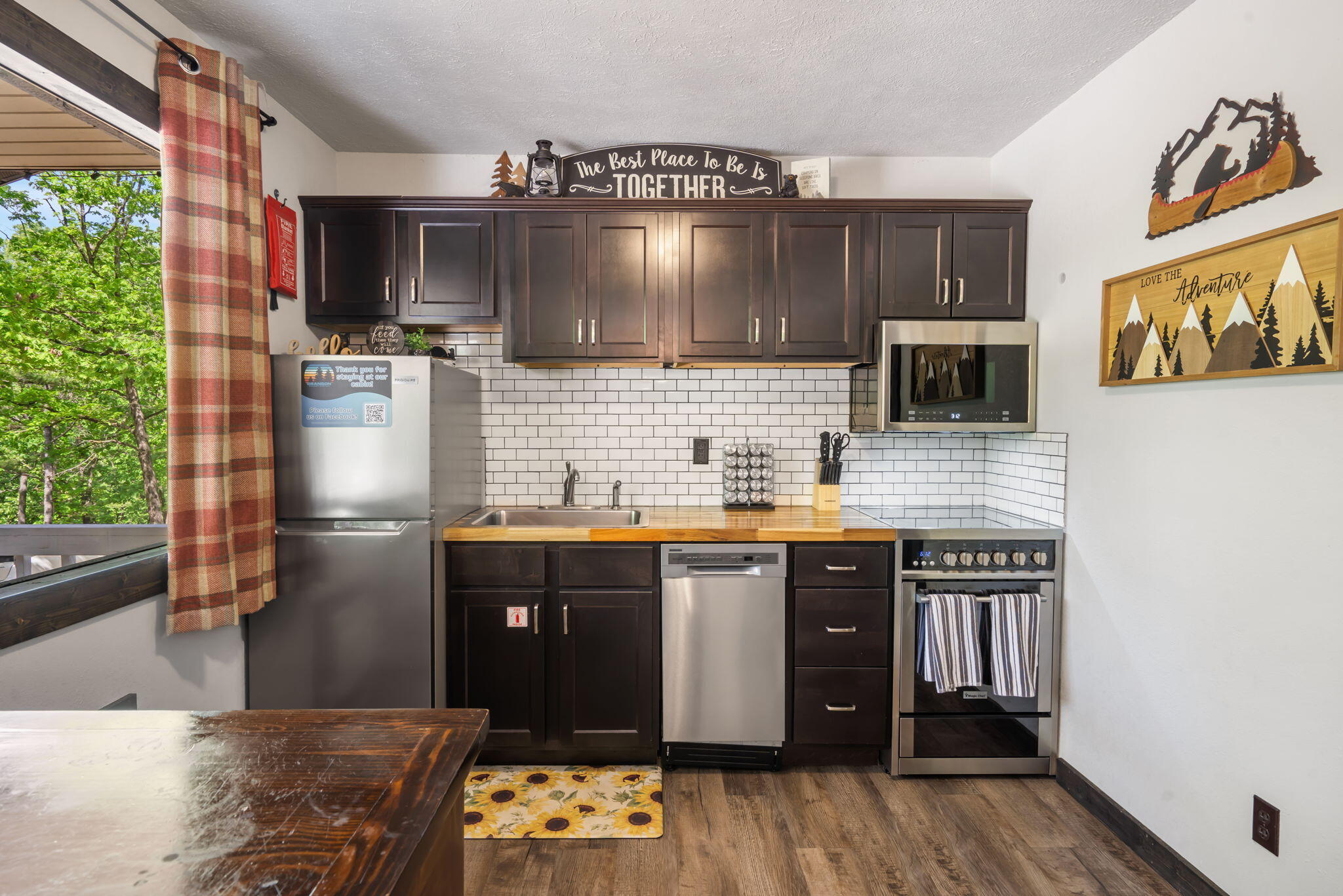 5424 State Highway 265 Property Photo 8