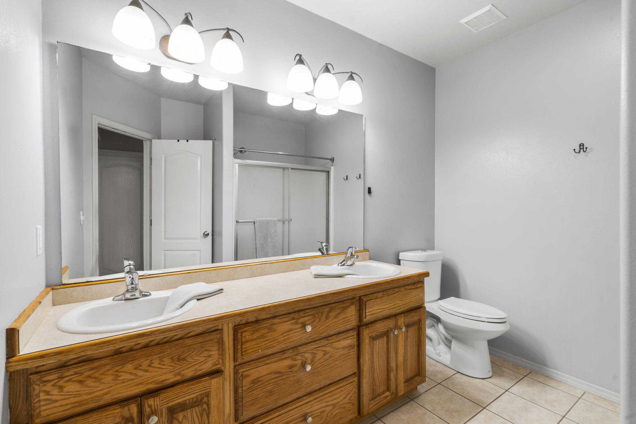 5189 South Hazel Avenue Property Photo 18