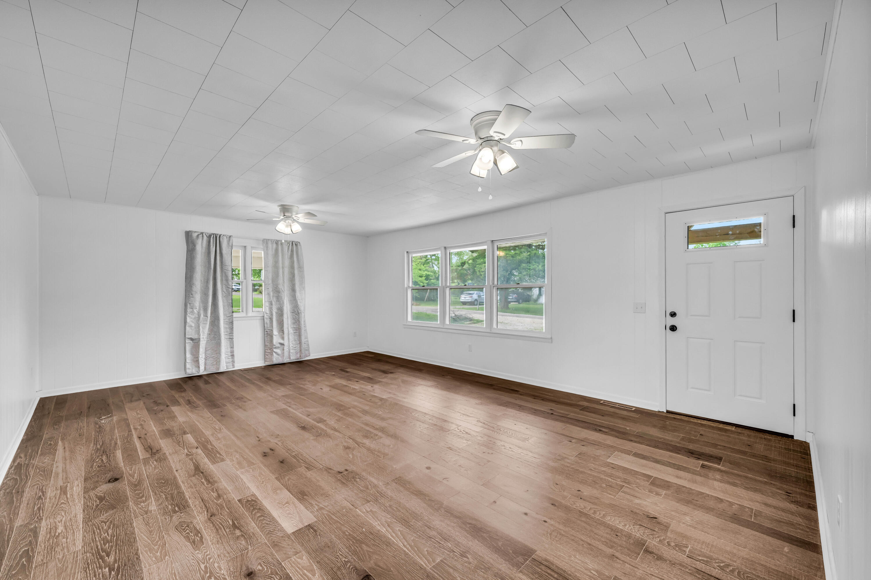 703 Washington Street Property Photo 4