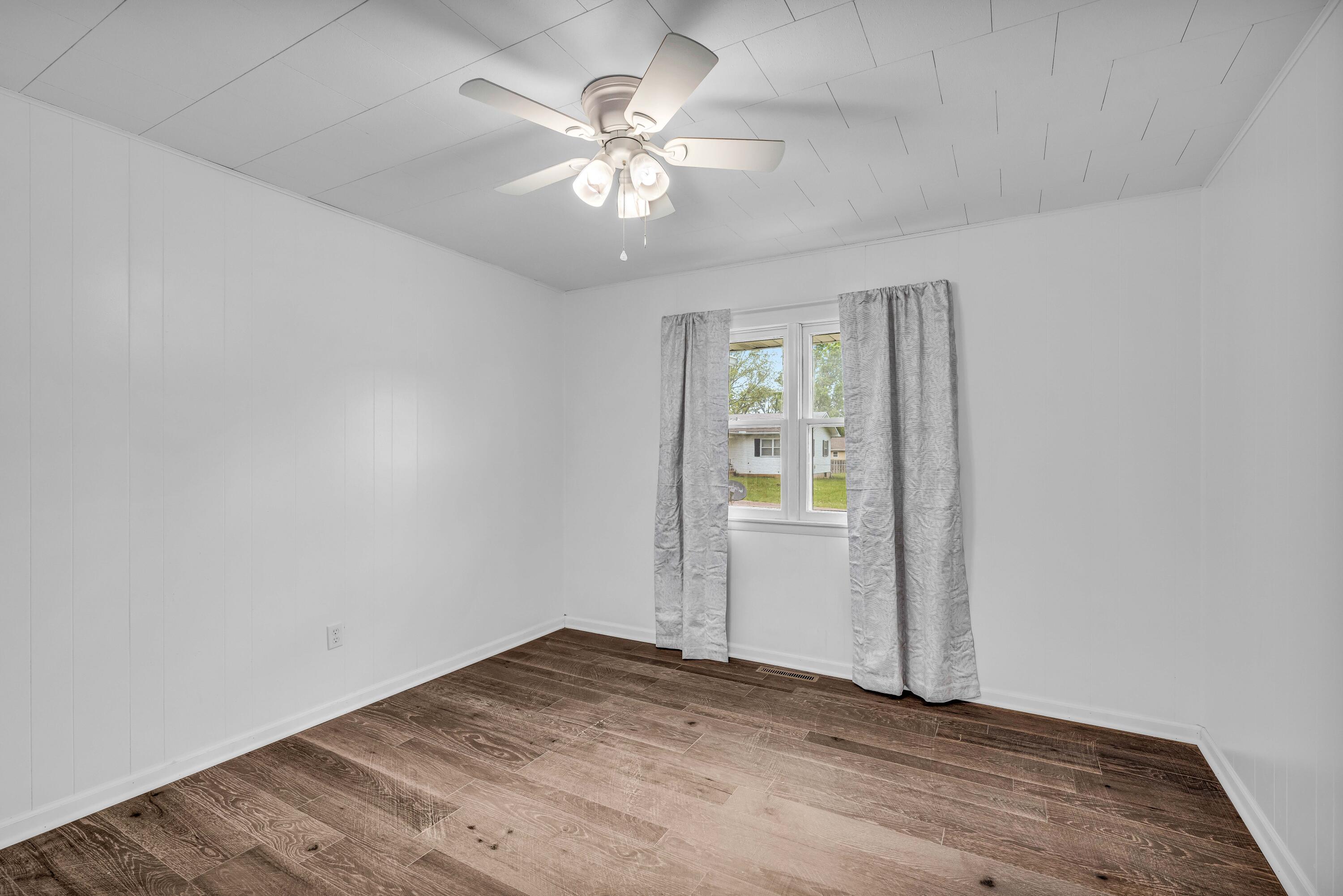 703 Washington Street Property Photo 8