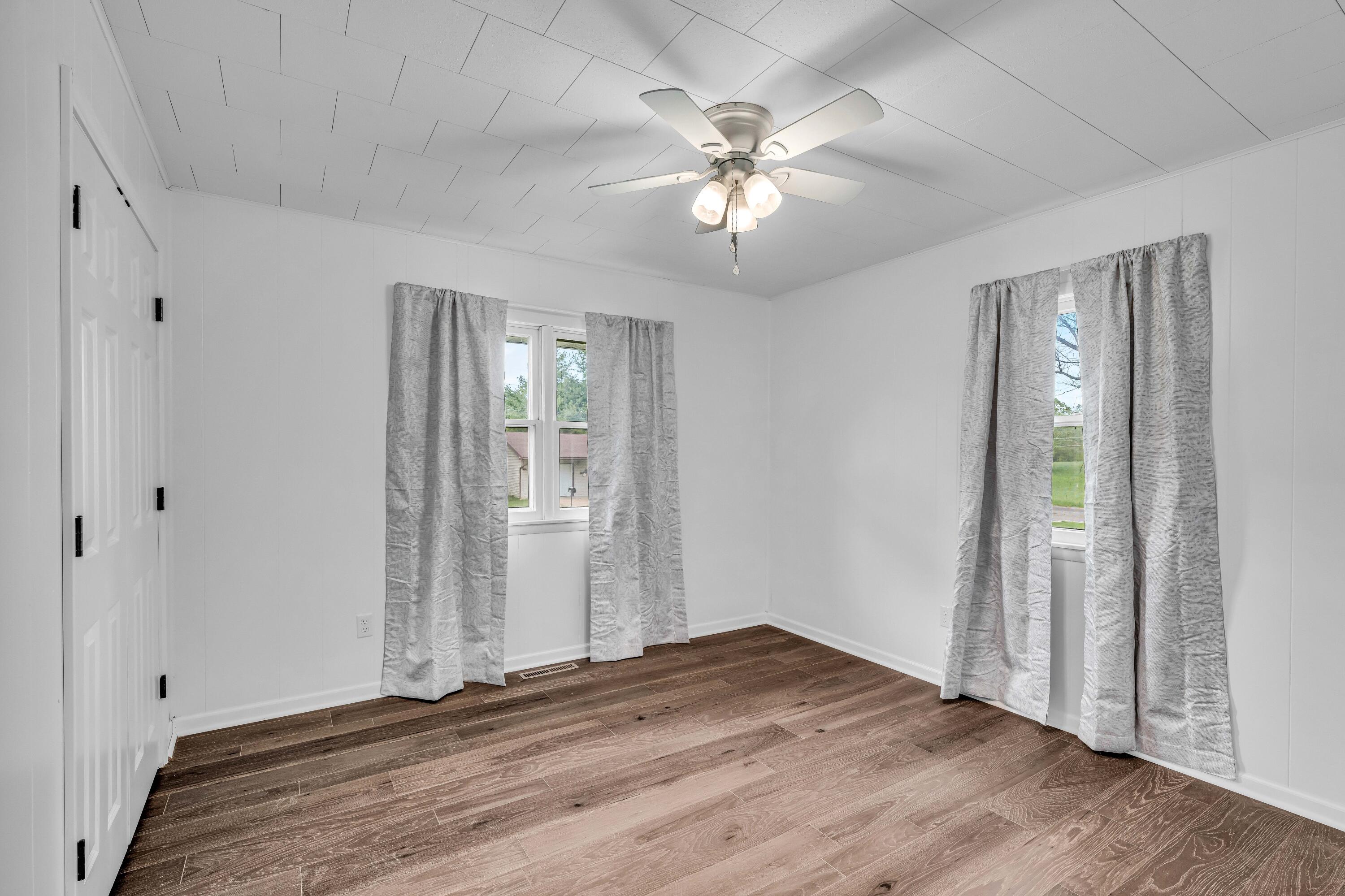 703 Washington Street Property Photo 14