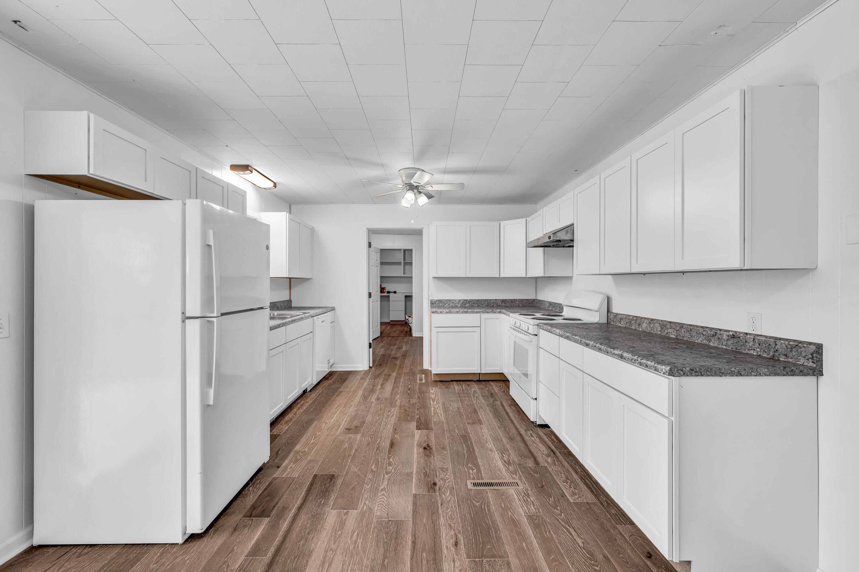 703 Washington Street Property Photo 17