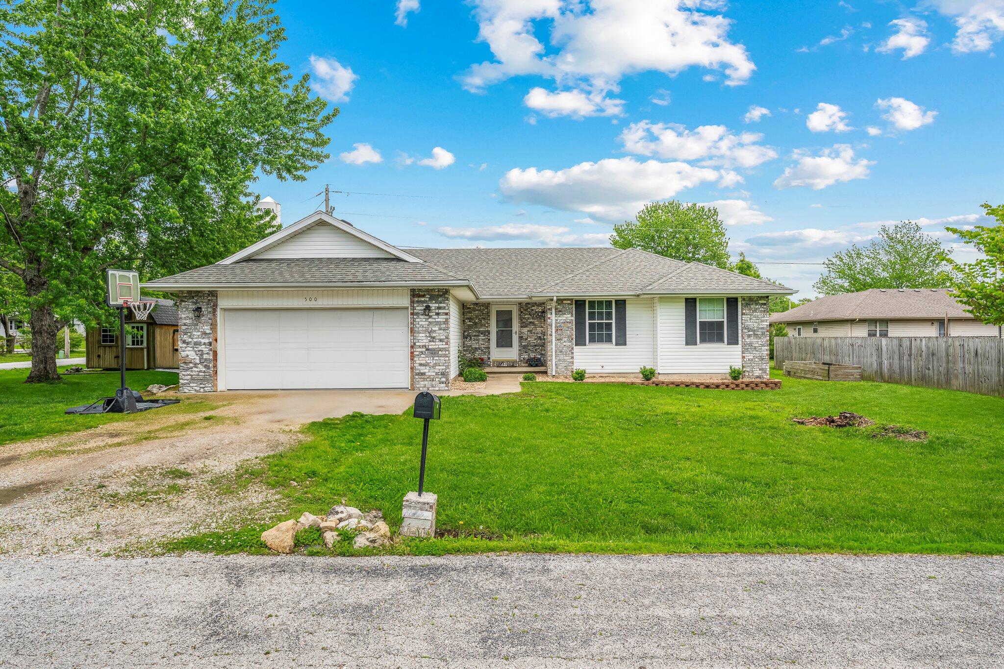 500 Glenview Drive Property Photo