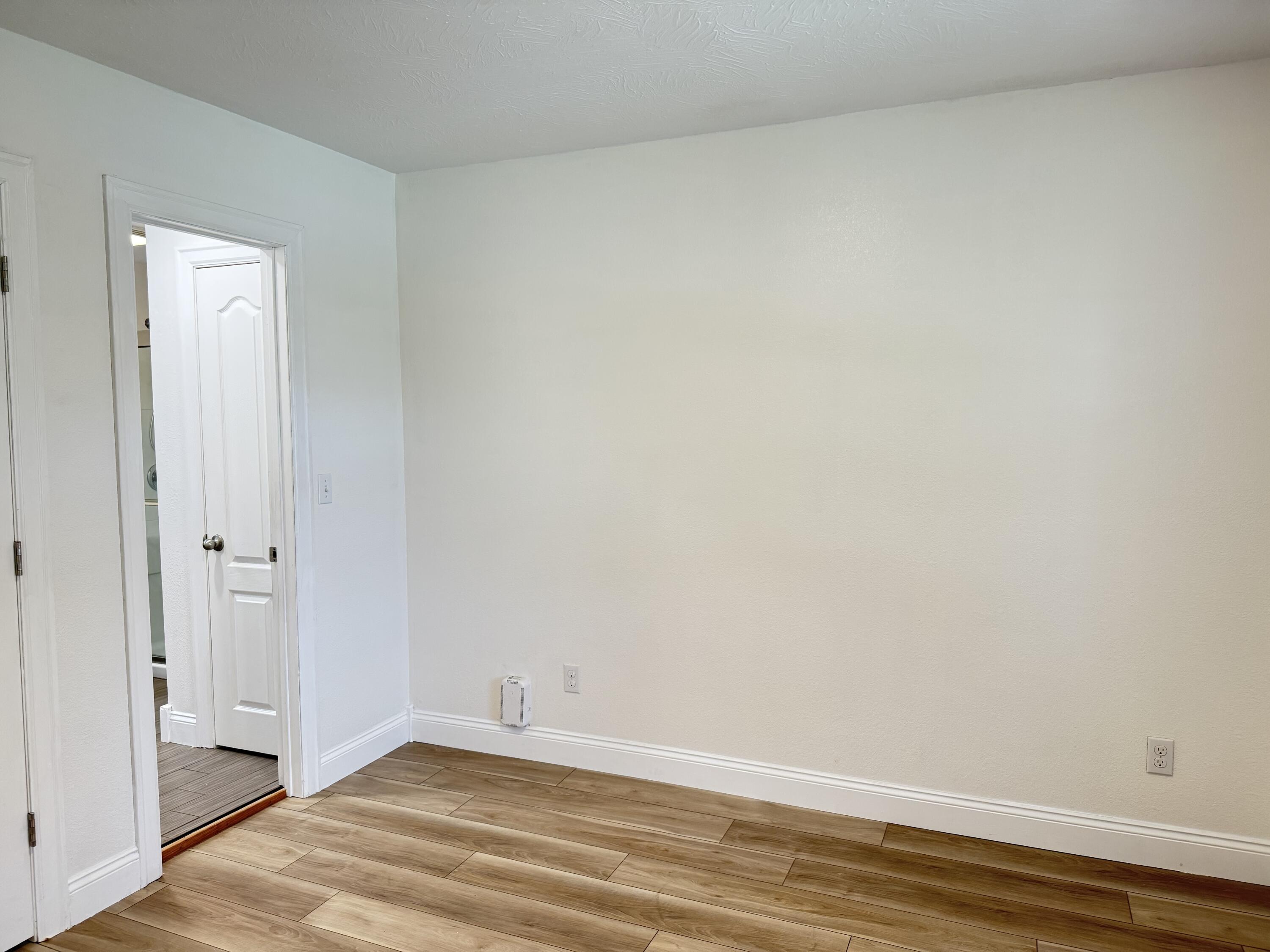 216 West Walnut Street Property Photo 20