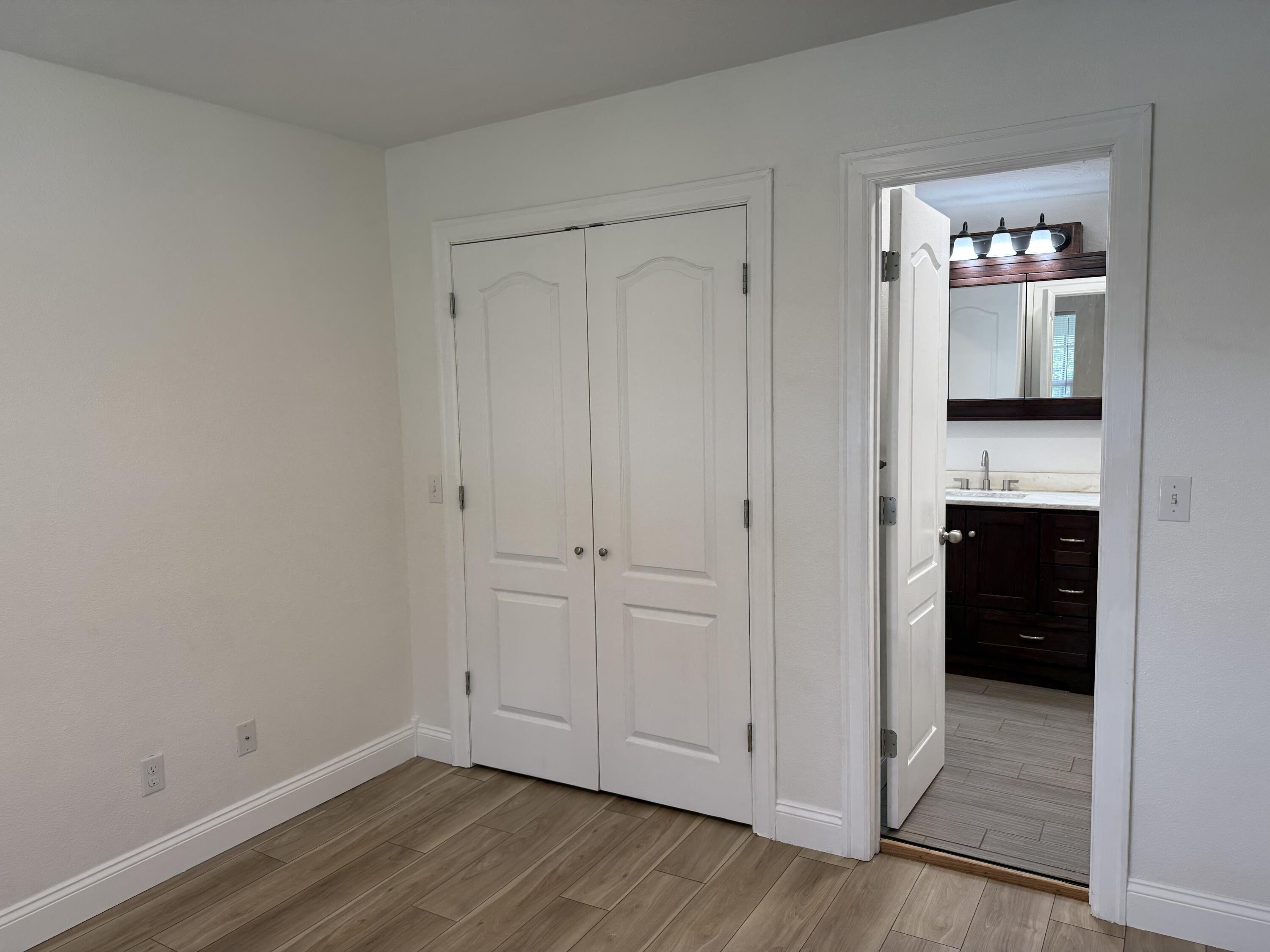 216 West Walnut Street Property Photo 21