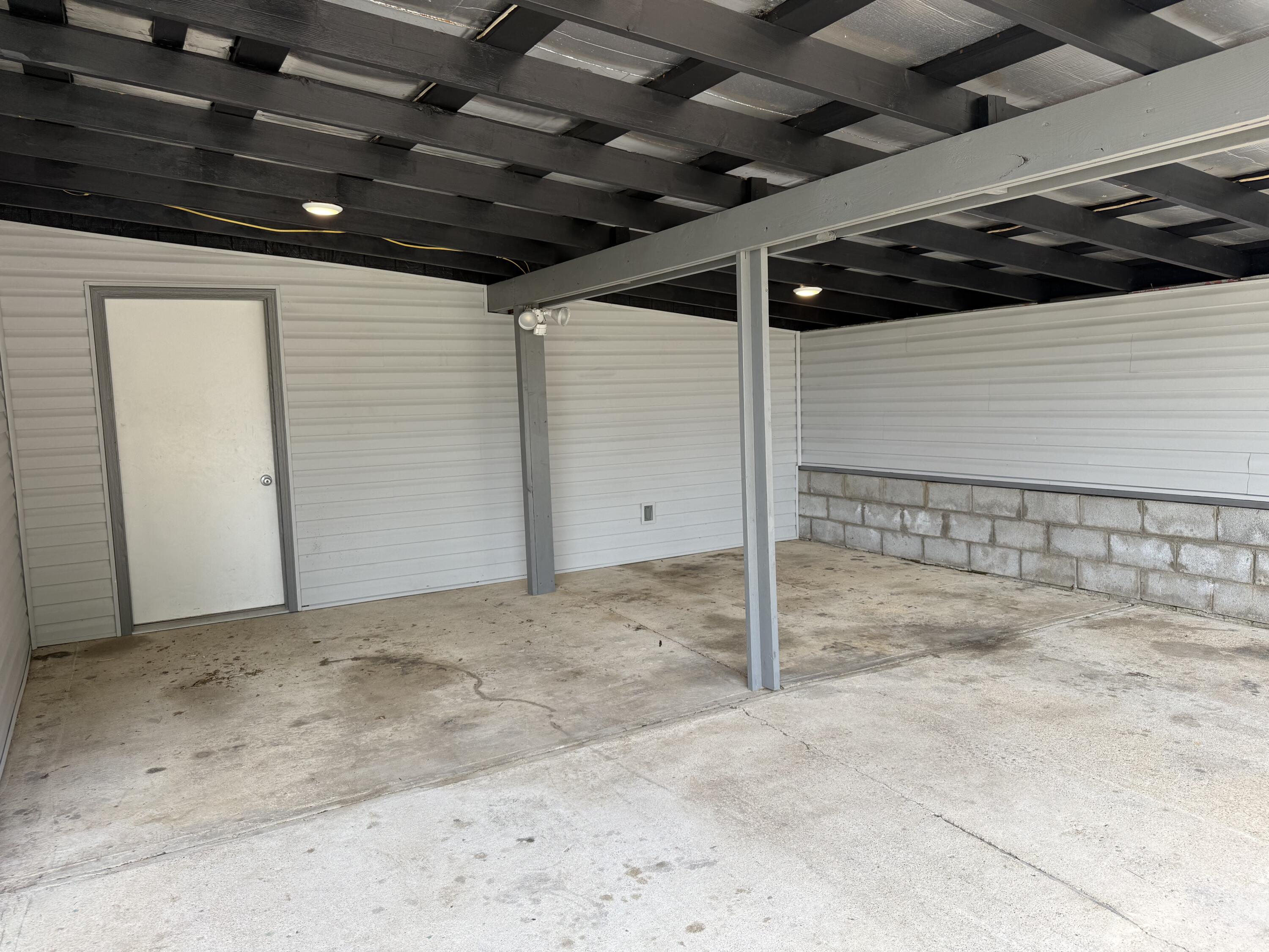 216 West Walnut Street Property Photo 26