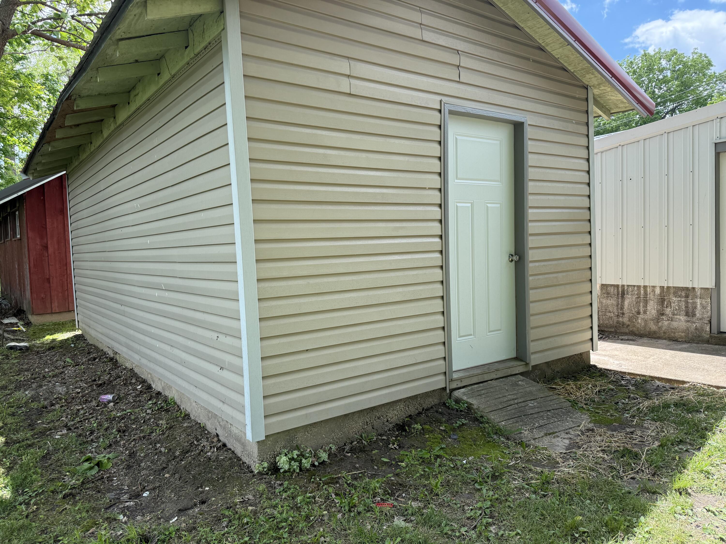 216 West Walnut Street Property Photo 31