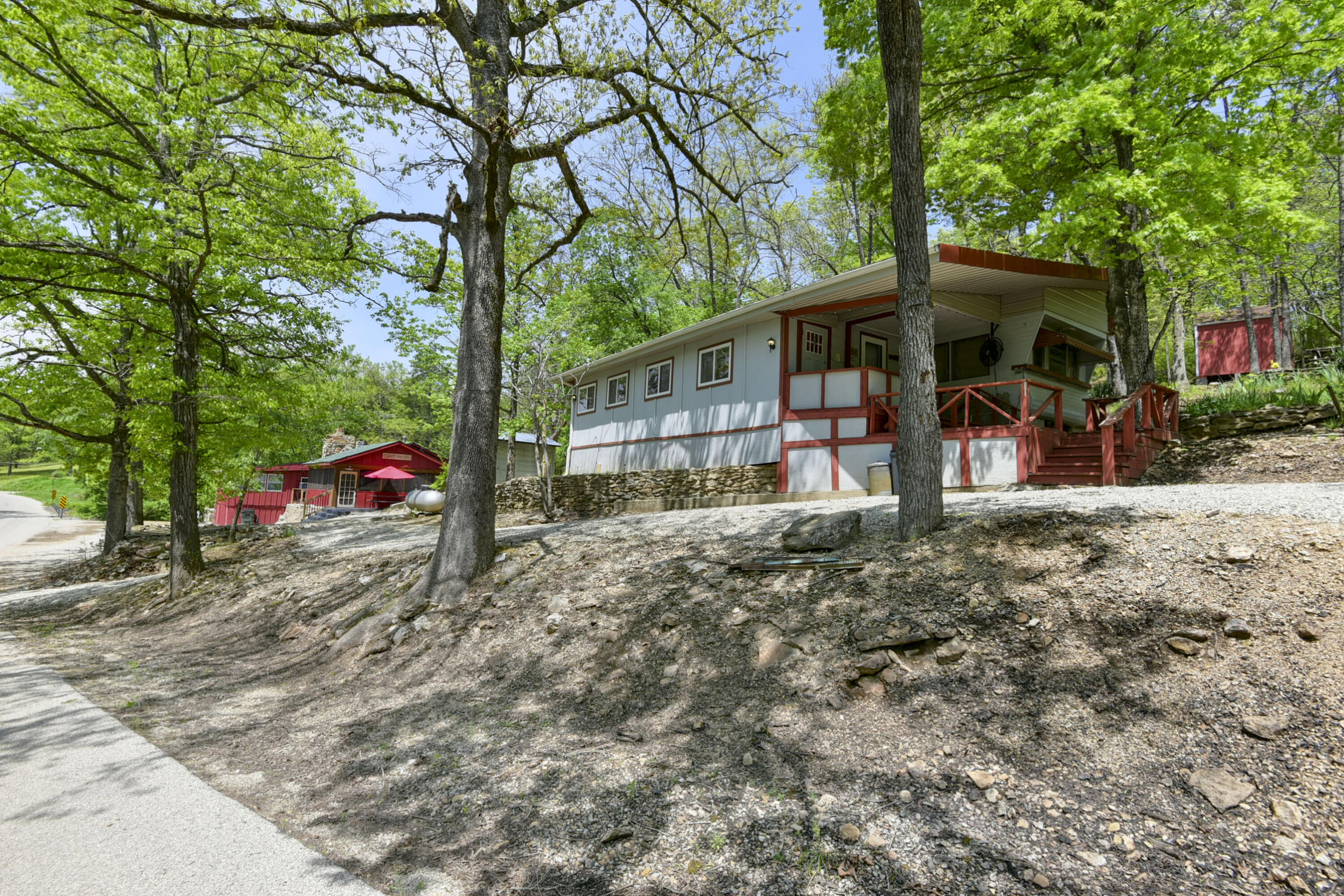 19505 Big Creek Road Property Photo 3